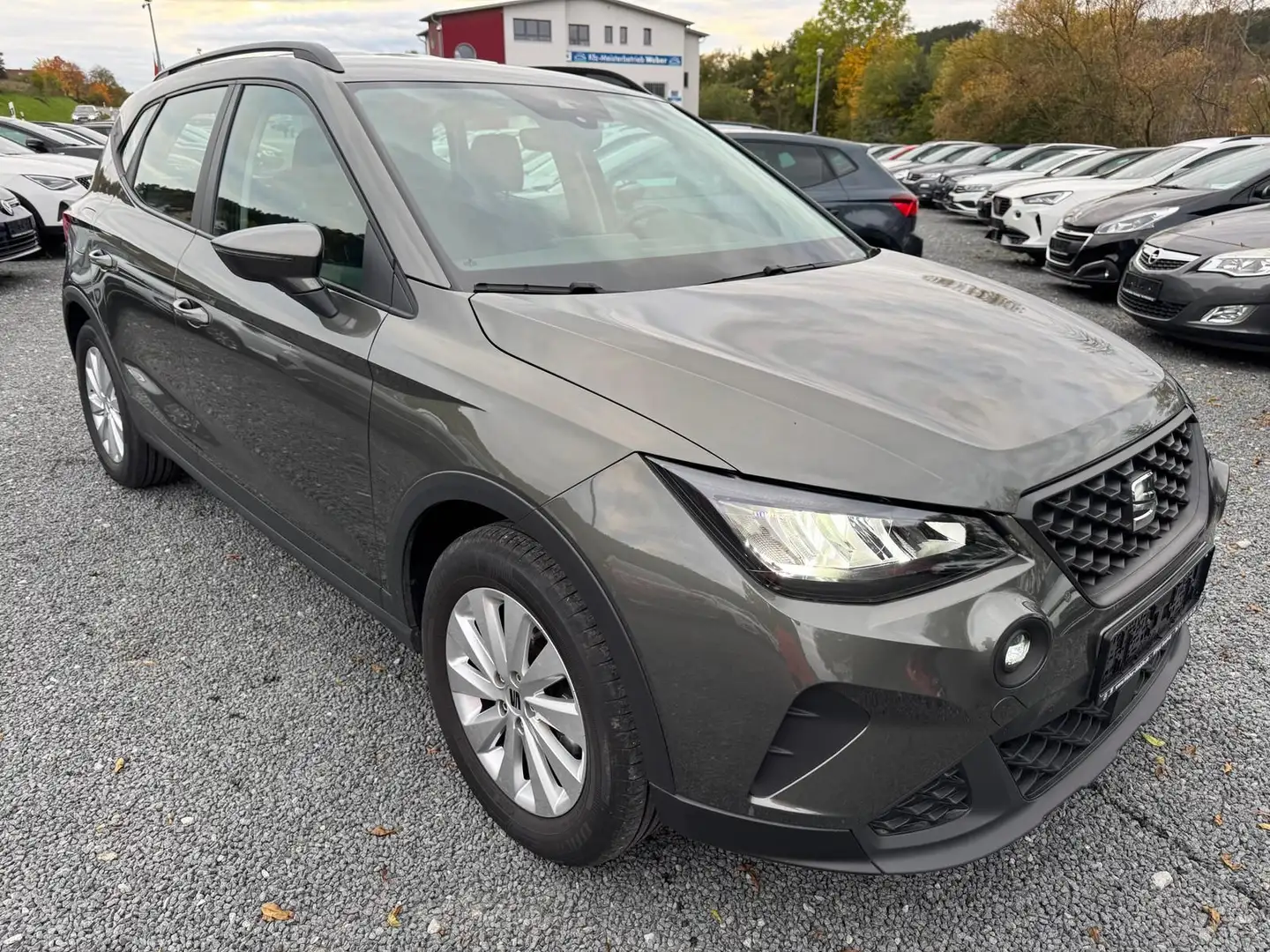 SEAT Arona 1.0 TSI *DSG*STYLE*PDCHI*DAB*TEMPOMAT*FRON Grau - 1