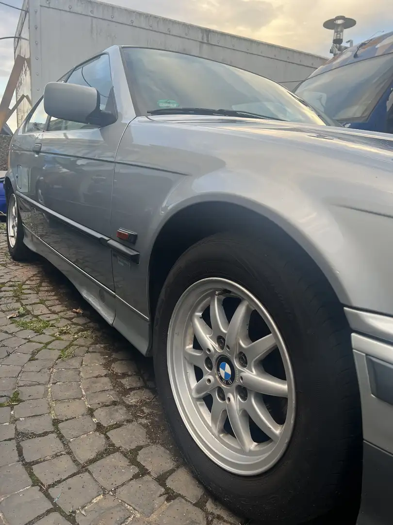 BMW 316 316i - 2