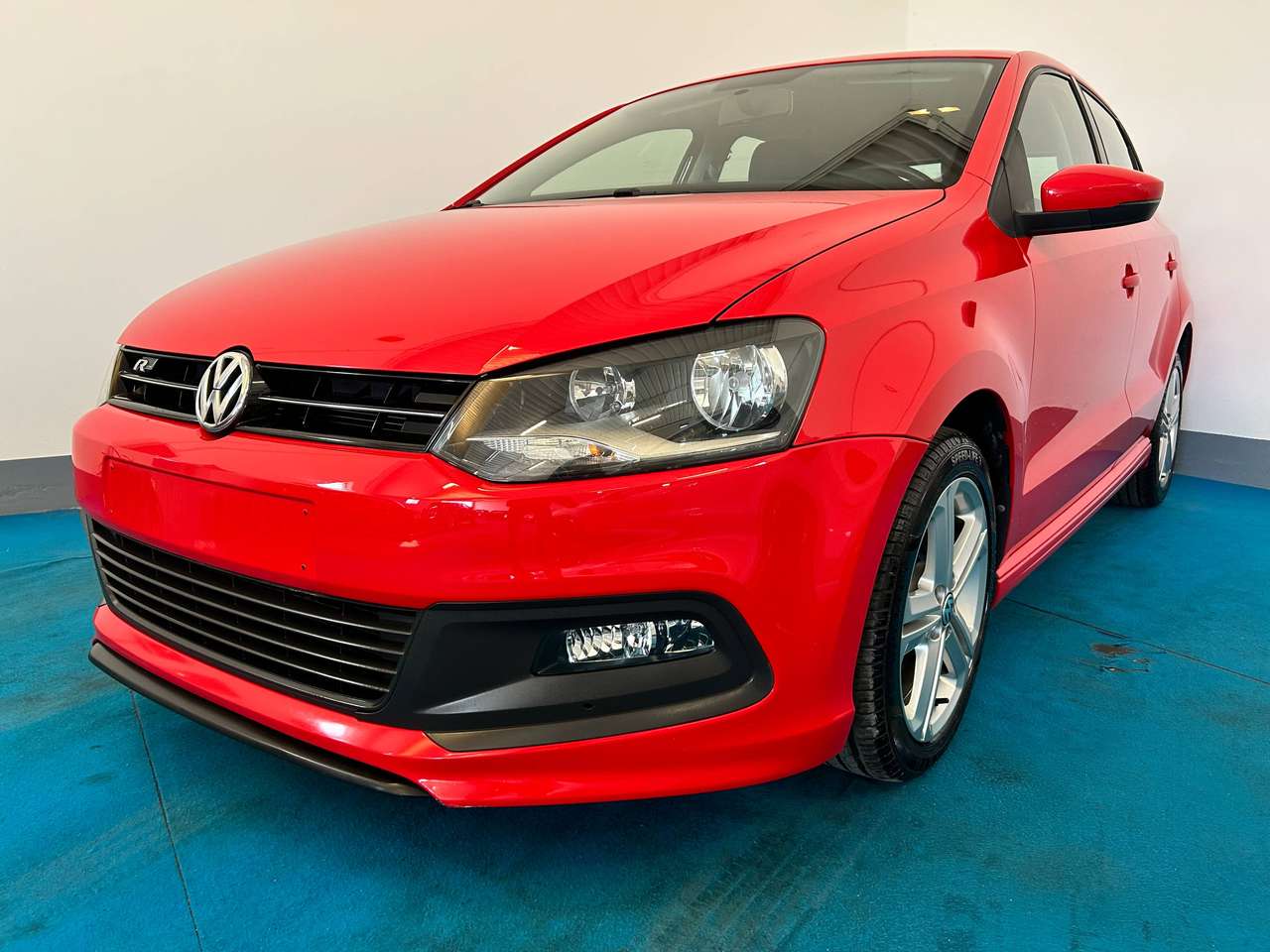 Volkswagen Polo "R-line" - 1,2cc 90cv - UNIPROPRIETARIO - NEOPATENTATO