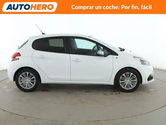 Peugeot 208 view 7