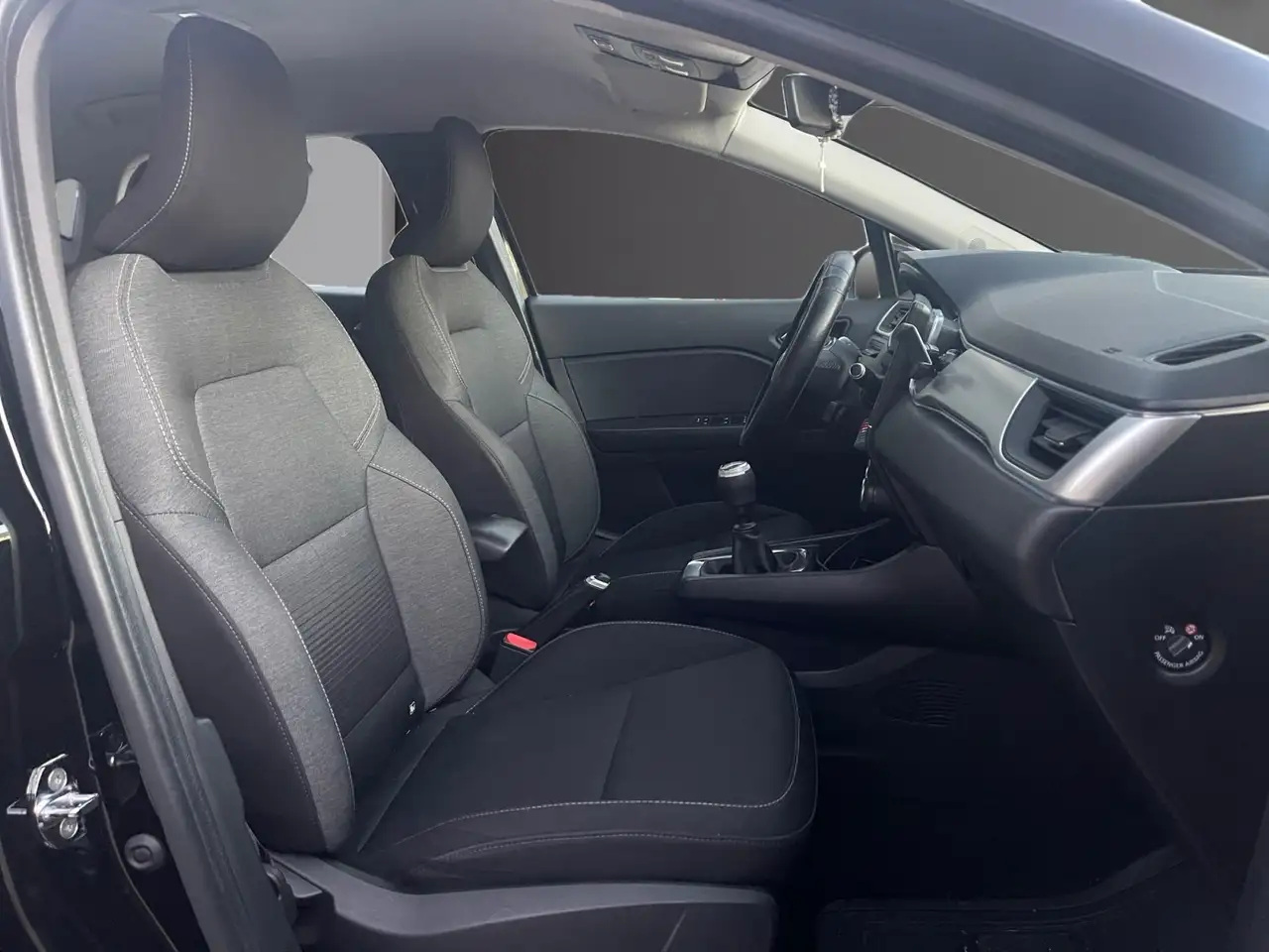 Renault Captur — photo 10