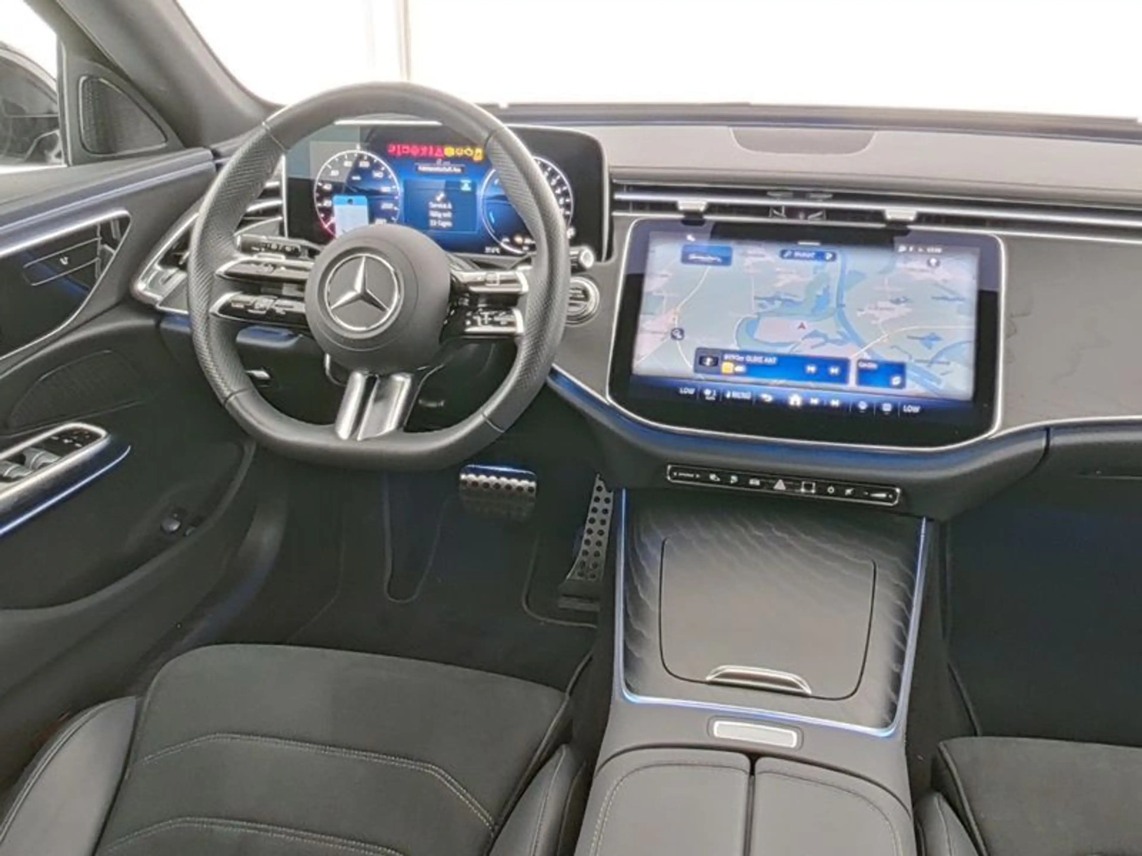 Mercedes-Benz E 300 e T-Modell Ö-Edition AMG ParkAss. SHZ — photo 6