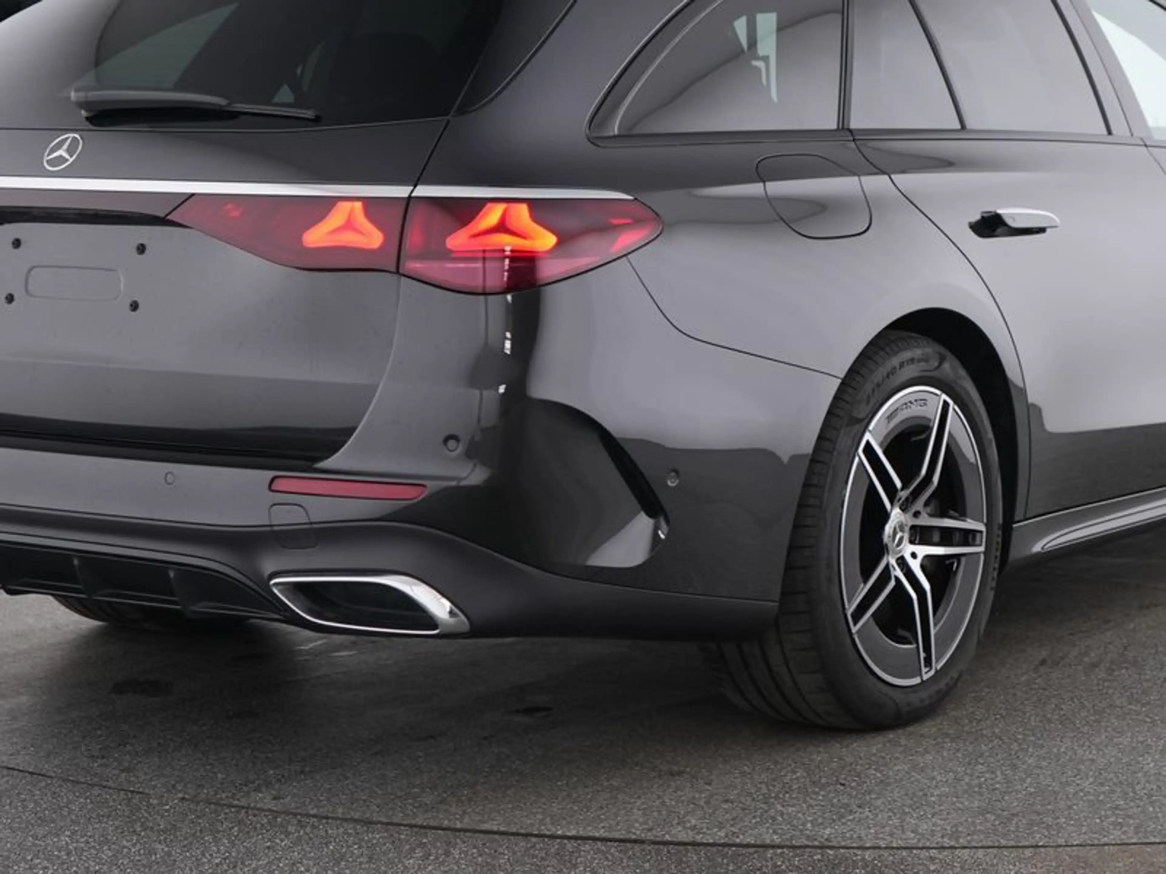 Mercedes-Benz E 300 e T-Modell Ö-Edition AMG ParkAss. SHZ — photo 10