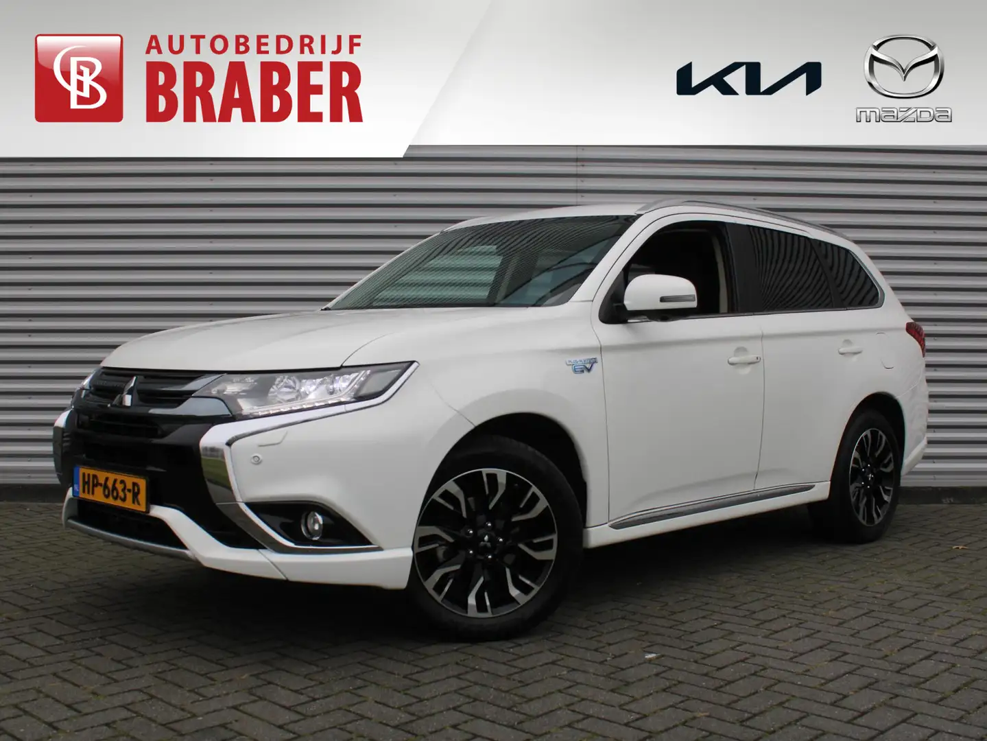 Mitsubishi Outlander 2.0 PHEV instyle | Trekhaak | Stuur-/stoel-/voorru Blanco - 1