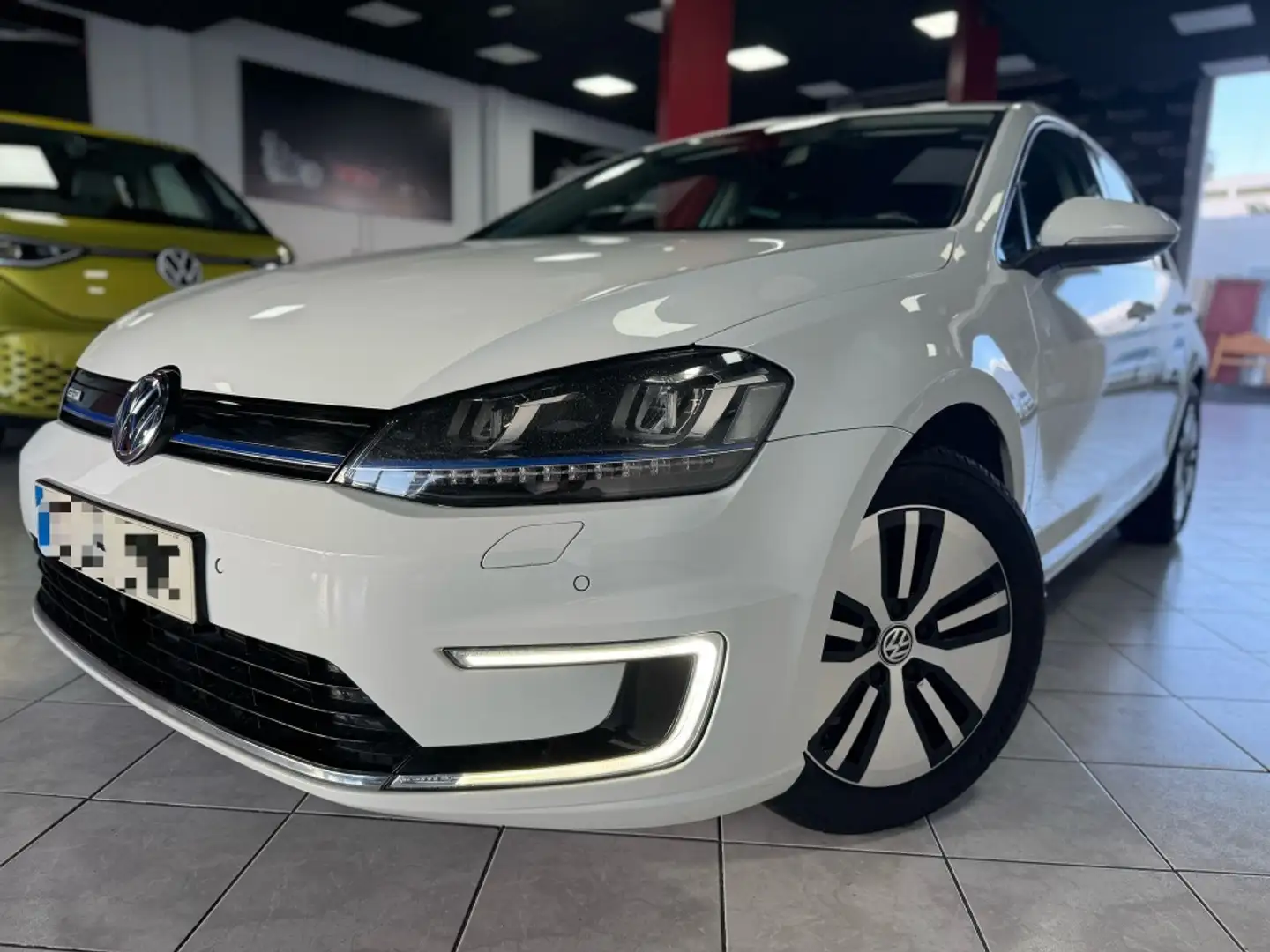 Volkswagen Golf e-Golf ePower Blanc - 1
