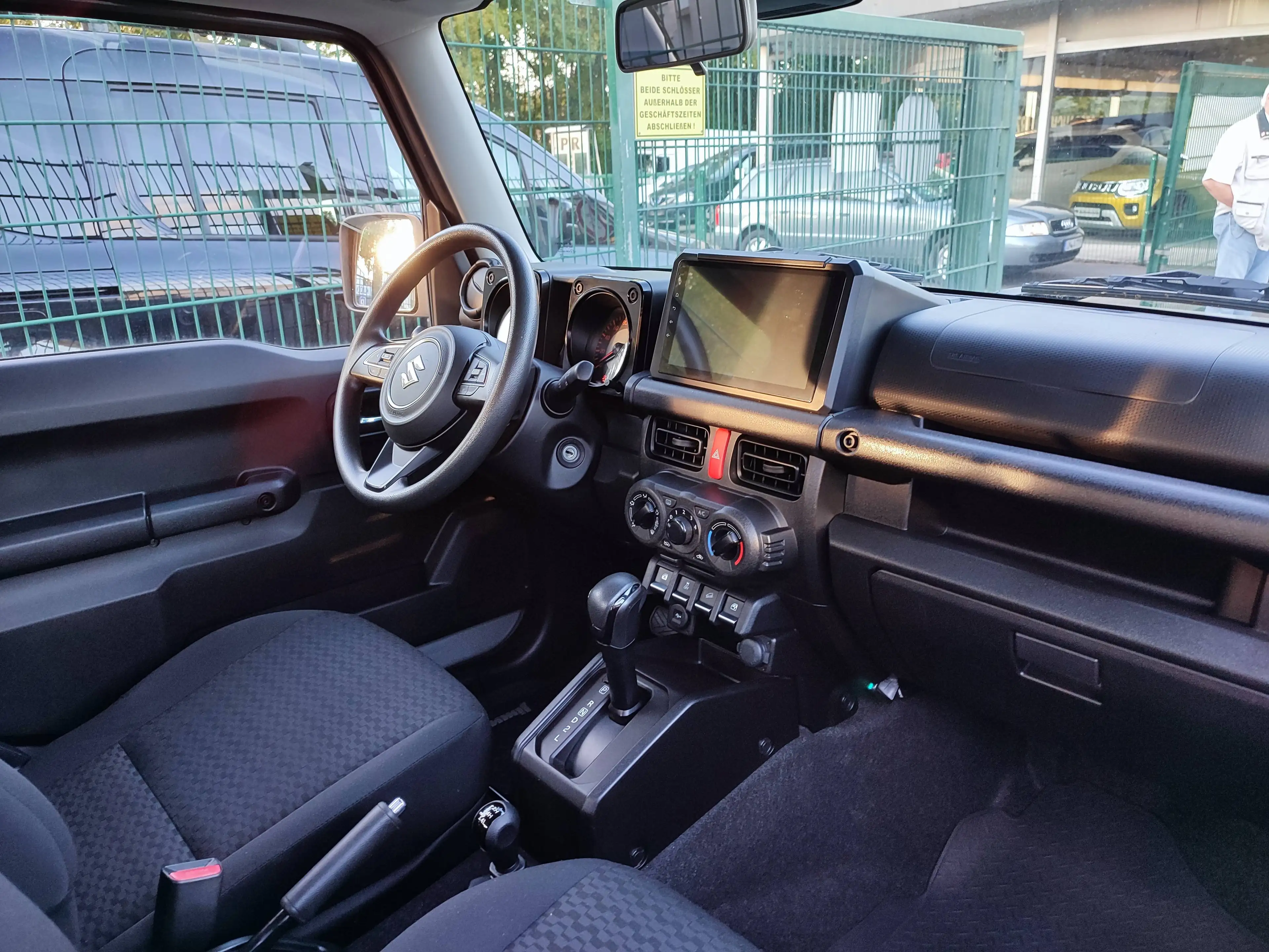 Suzuki Jimny Comfort AllGrip Automatik/Navi+Cam/AHK — photo 11