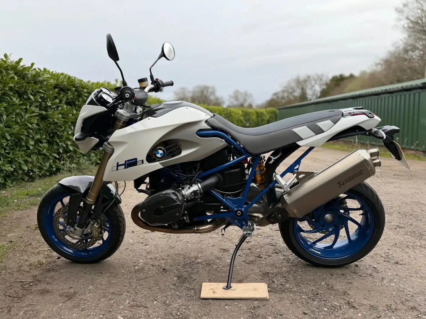 BMW HP 2 Megamoto Blanco - 1