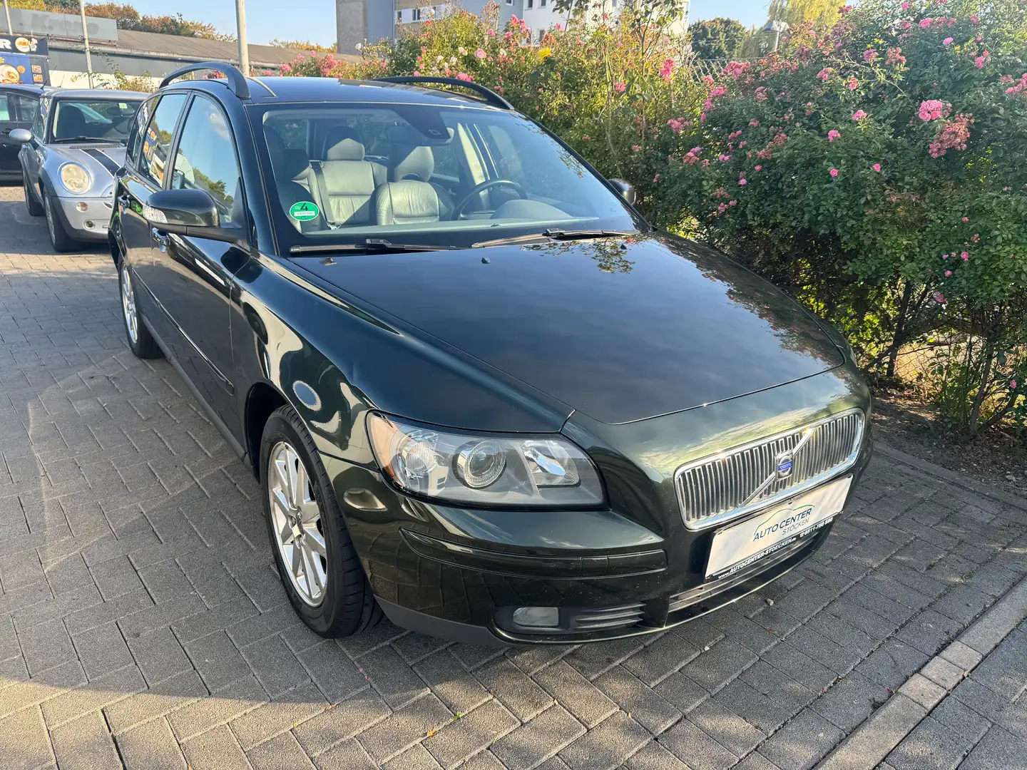 Volvo V50 T5 Summum 2.5  AHK LEDER 6 GANG TEMPOMAT Grün - 1