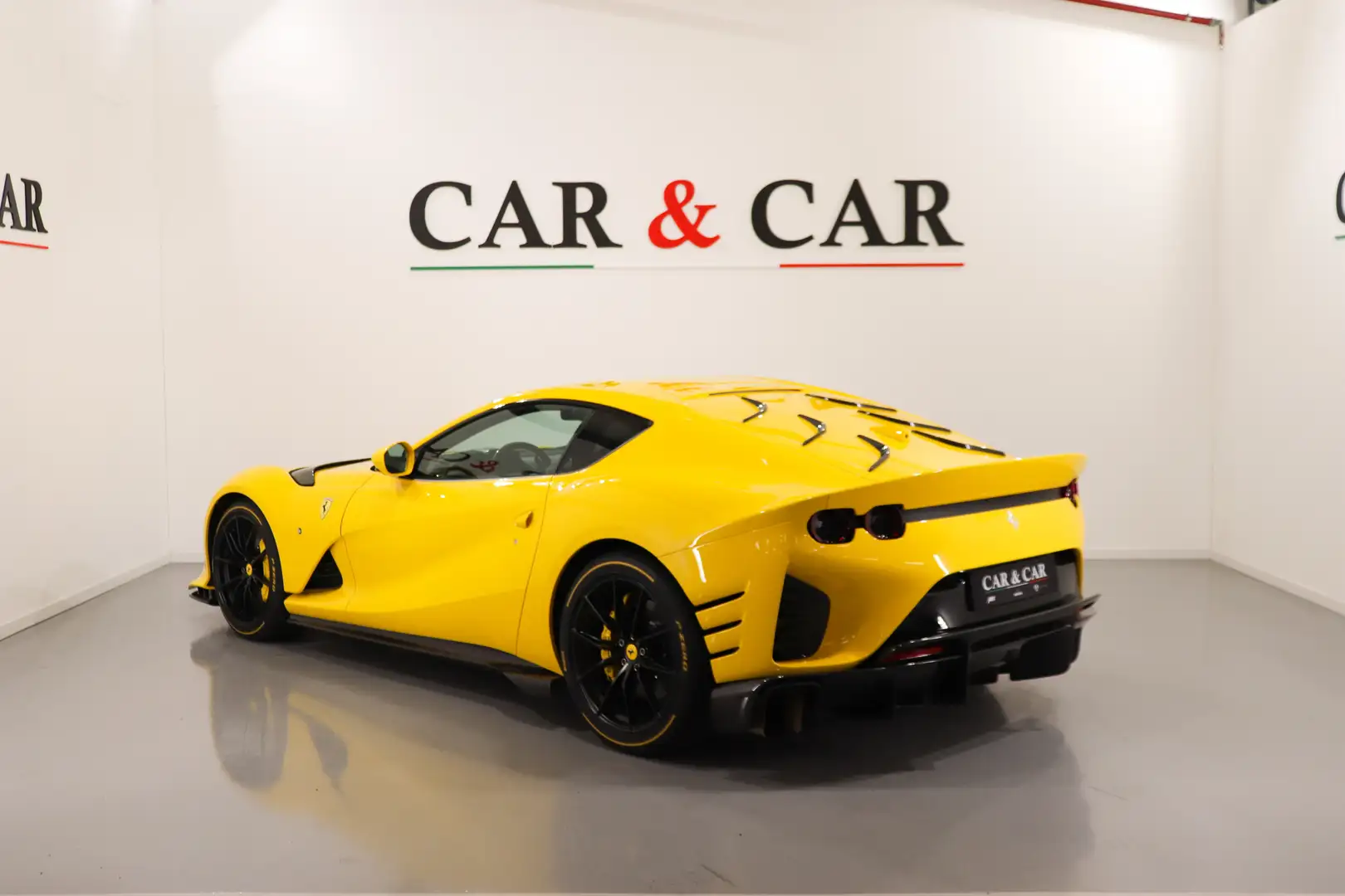 Ferrari 812 Competizione 1/999 Yellow - 2