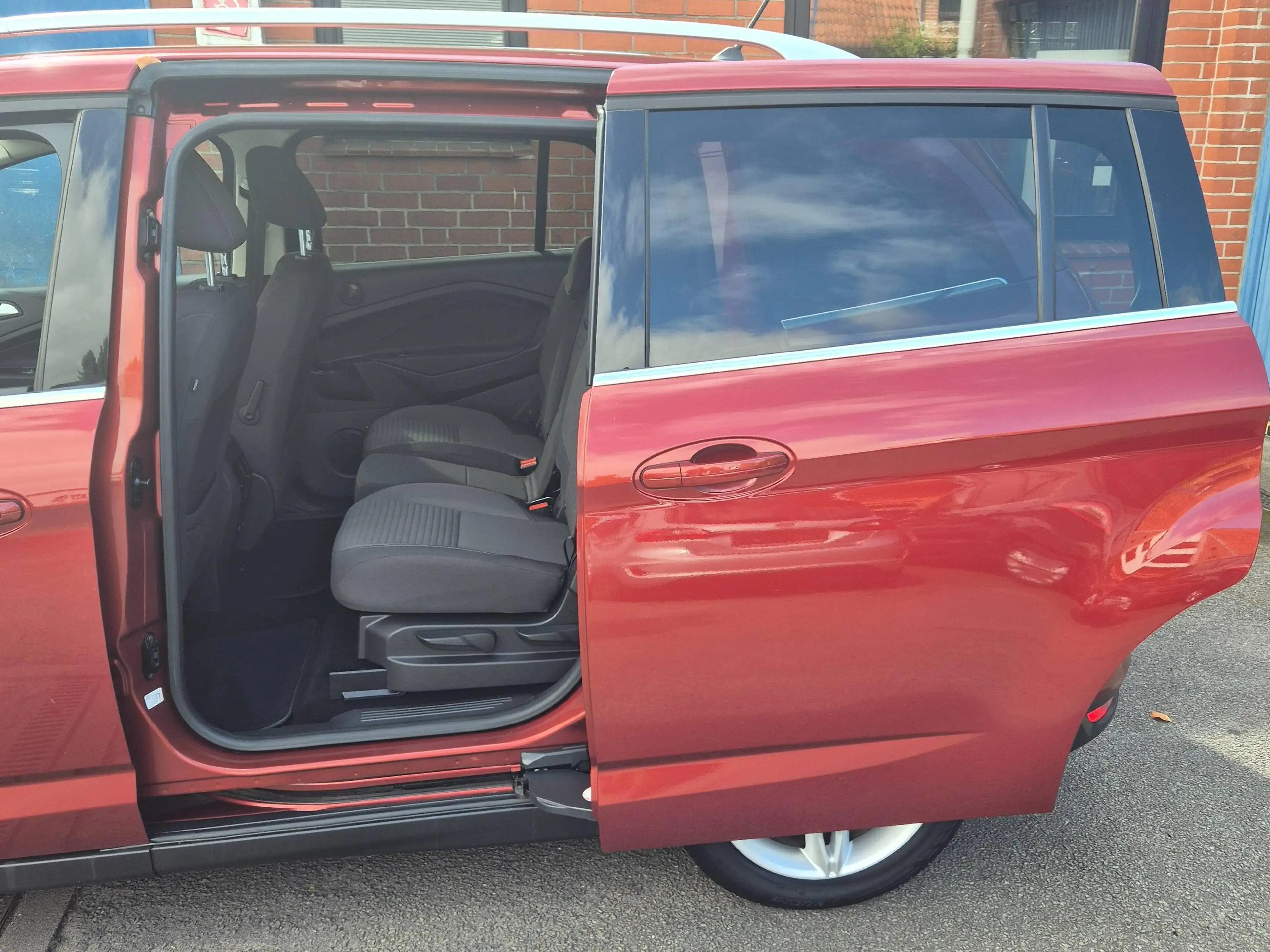 Ford Grand C-Max C-Max 1.0 EcoBoost Start-Stopp-System Titanium — photo 6