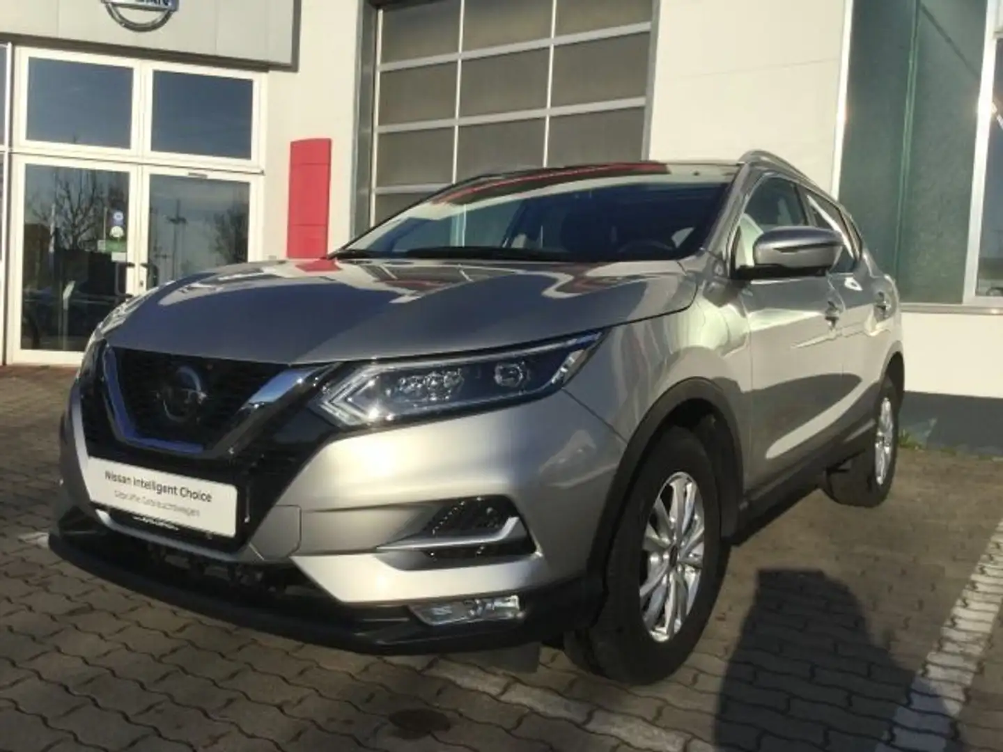 Nissan Qashqai 1.3 DIG-T DCT Akari 360°KAM PGD LED Zilver - 2