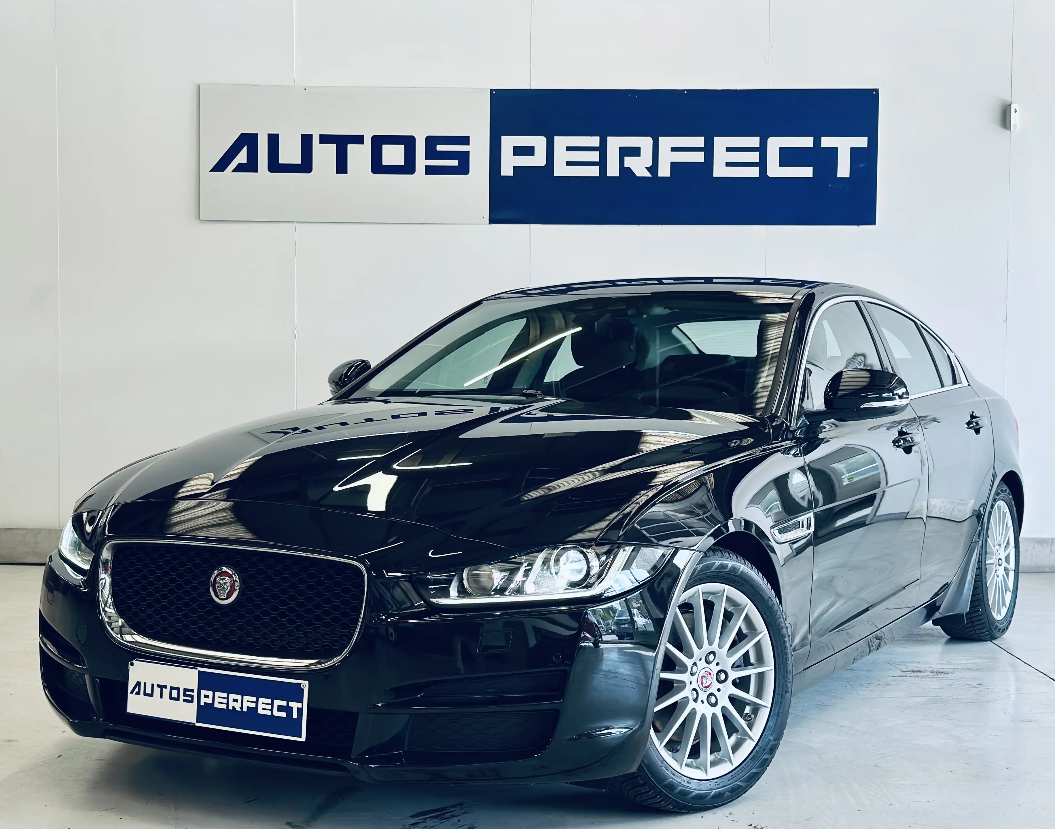 Jaguar XE XE 2.0 D E-Performance Pure 163cv LED CUIR CAMERA