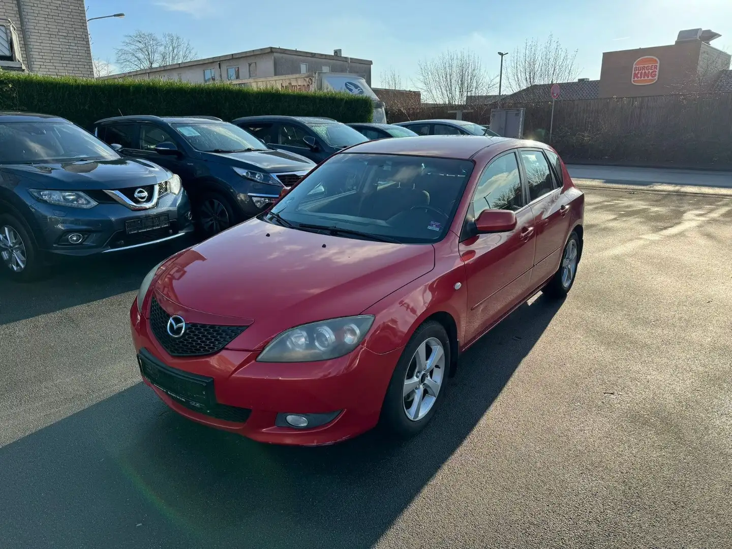 Mazda 3 Lim. 1.6 Sport Active crvena - 2