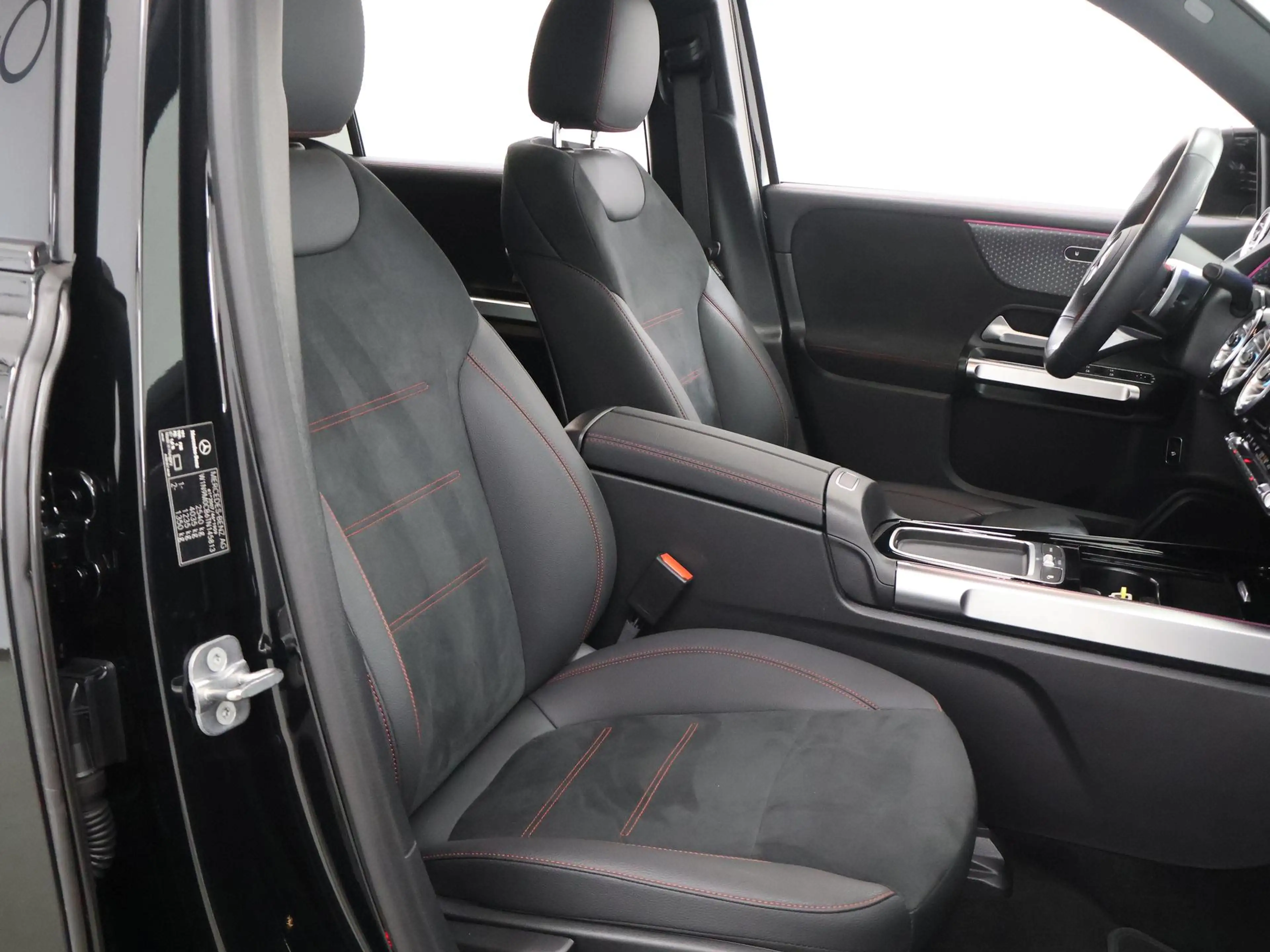 Mercedes-Benz EQB 250 250+ AMG Line 71 kWh | Night pakket | Winter pakke — photo 10