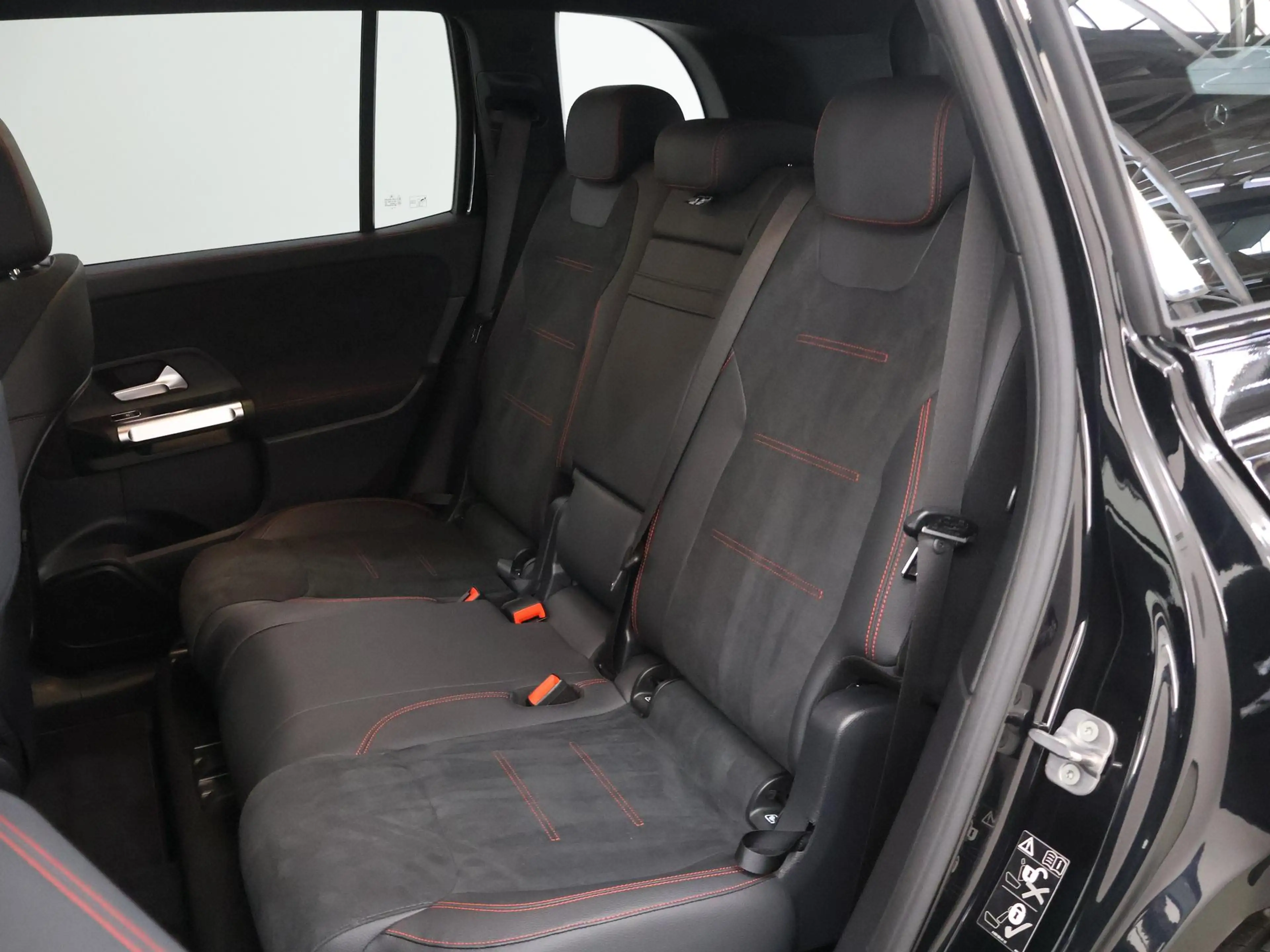 Mercedes-Benz EQB 250 250+ AMG Line 71 kWh | Night pakket | Winter pakke — photo 11