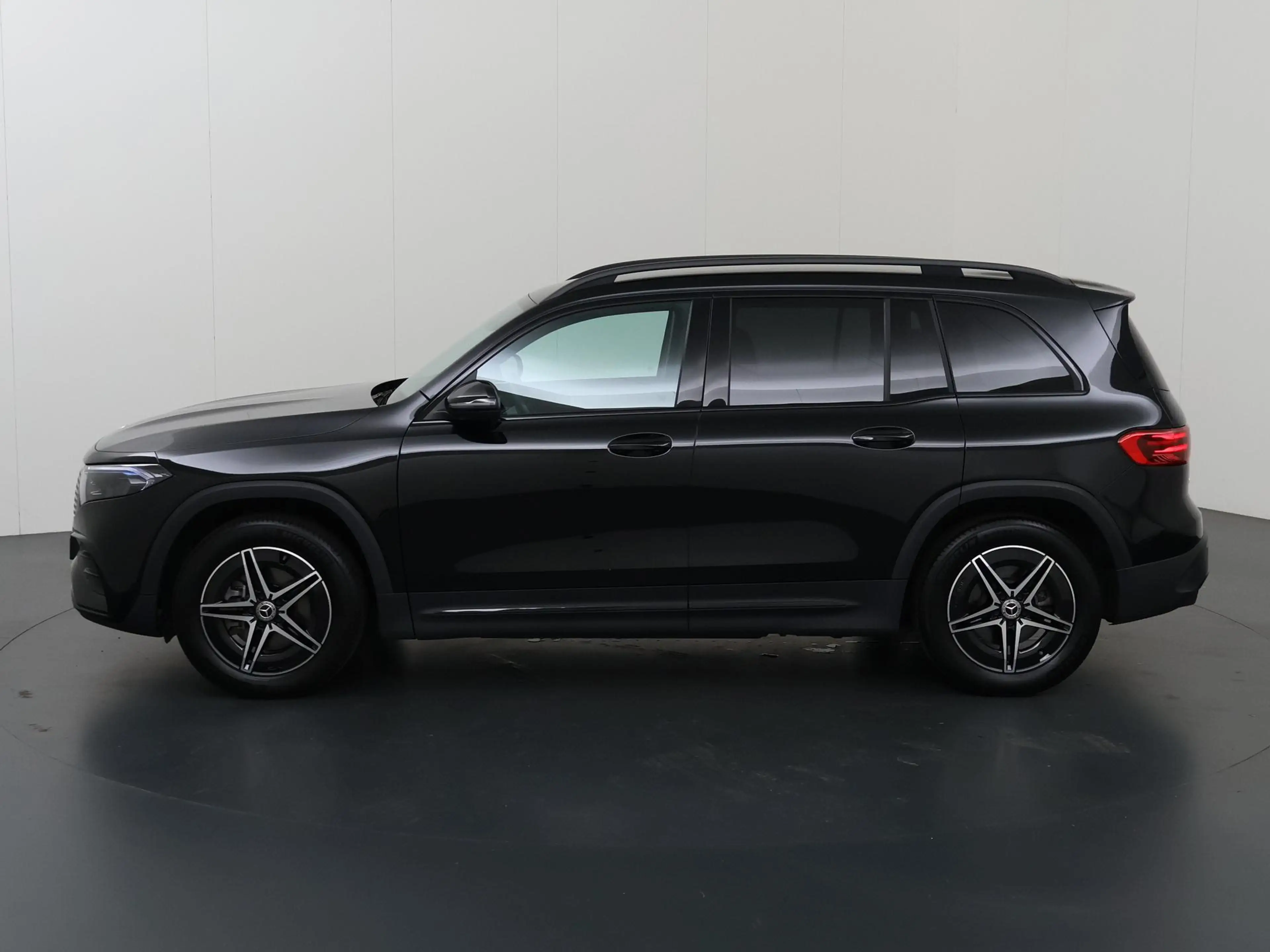 Mercedes-Benz EQB 250 250+ AMG Line 71 kWh | Night pakket | Winter pakke — photo 5