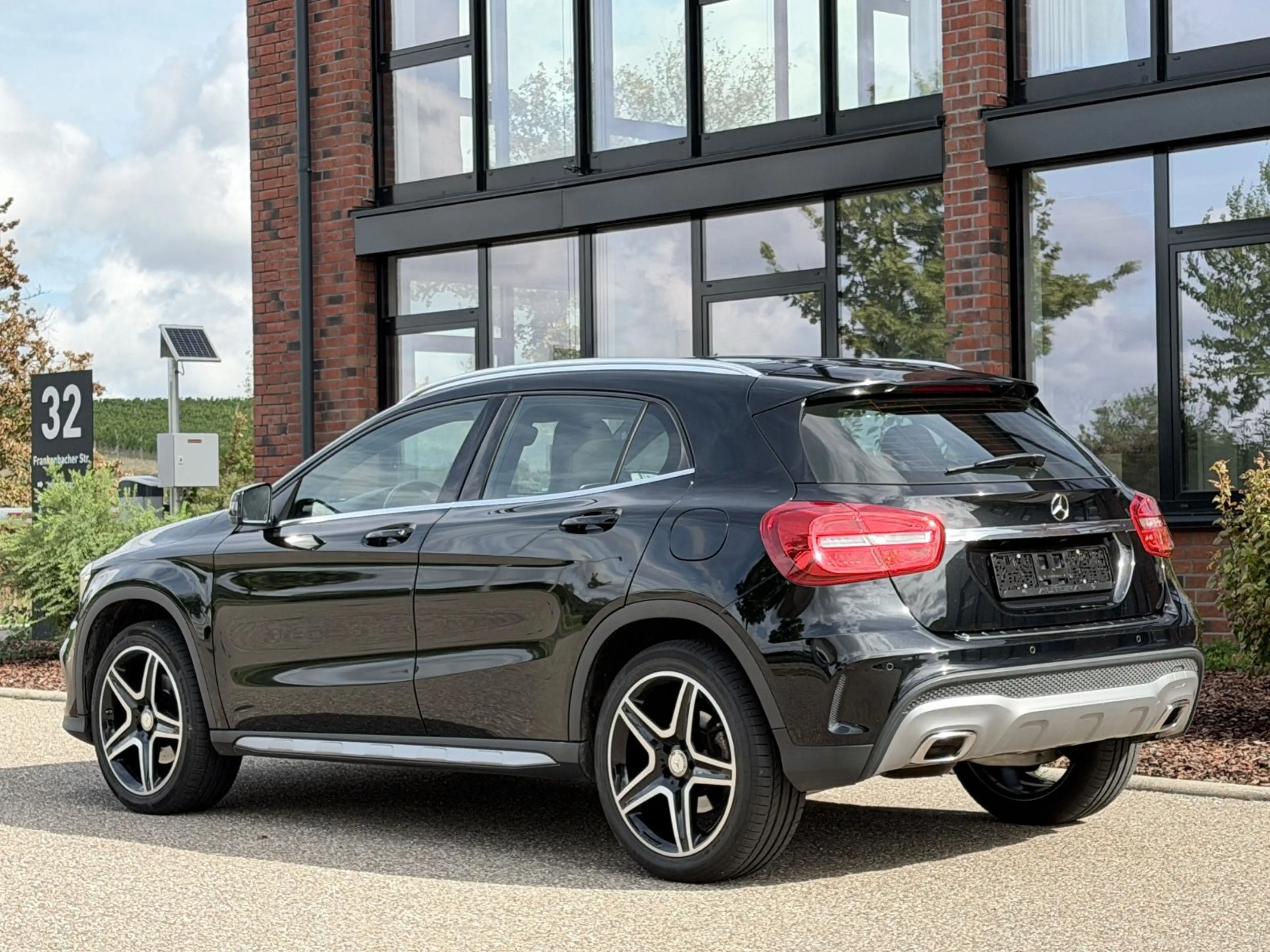 Mercedes-Benz GLA 220 CDI 4Matic Street Style AMG|PANO|R.KAMER — photo 11