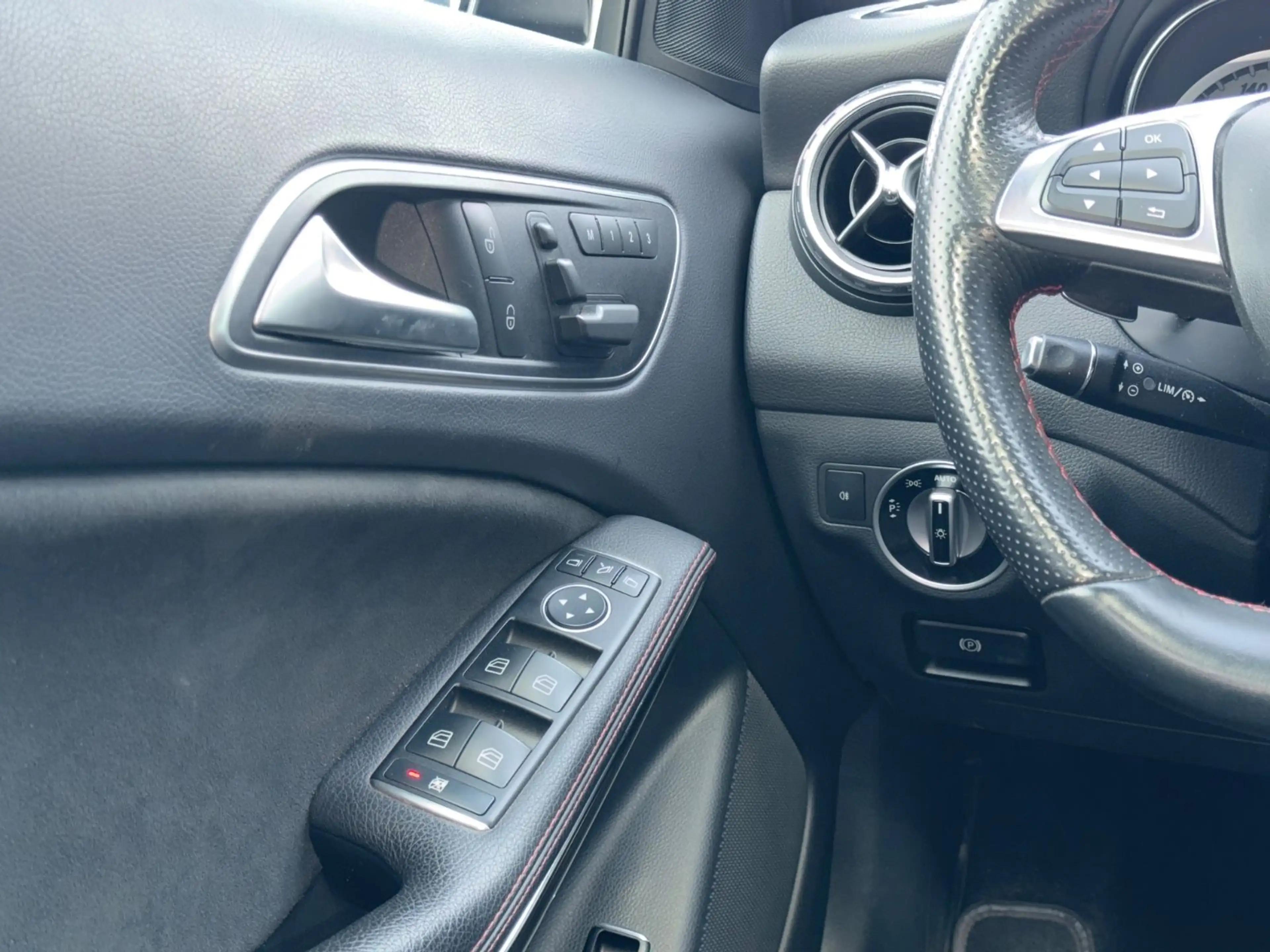 Mercedes-Benz GLA 220 CDI 4Matic Street Style AMG|PANO|R.KAMER — photo 20