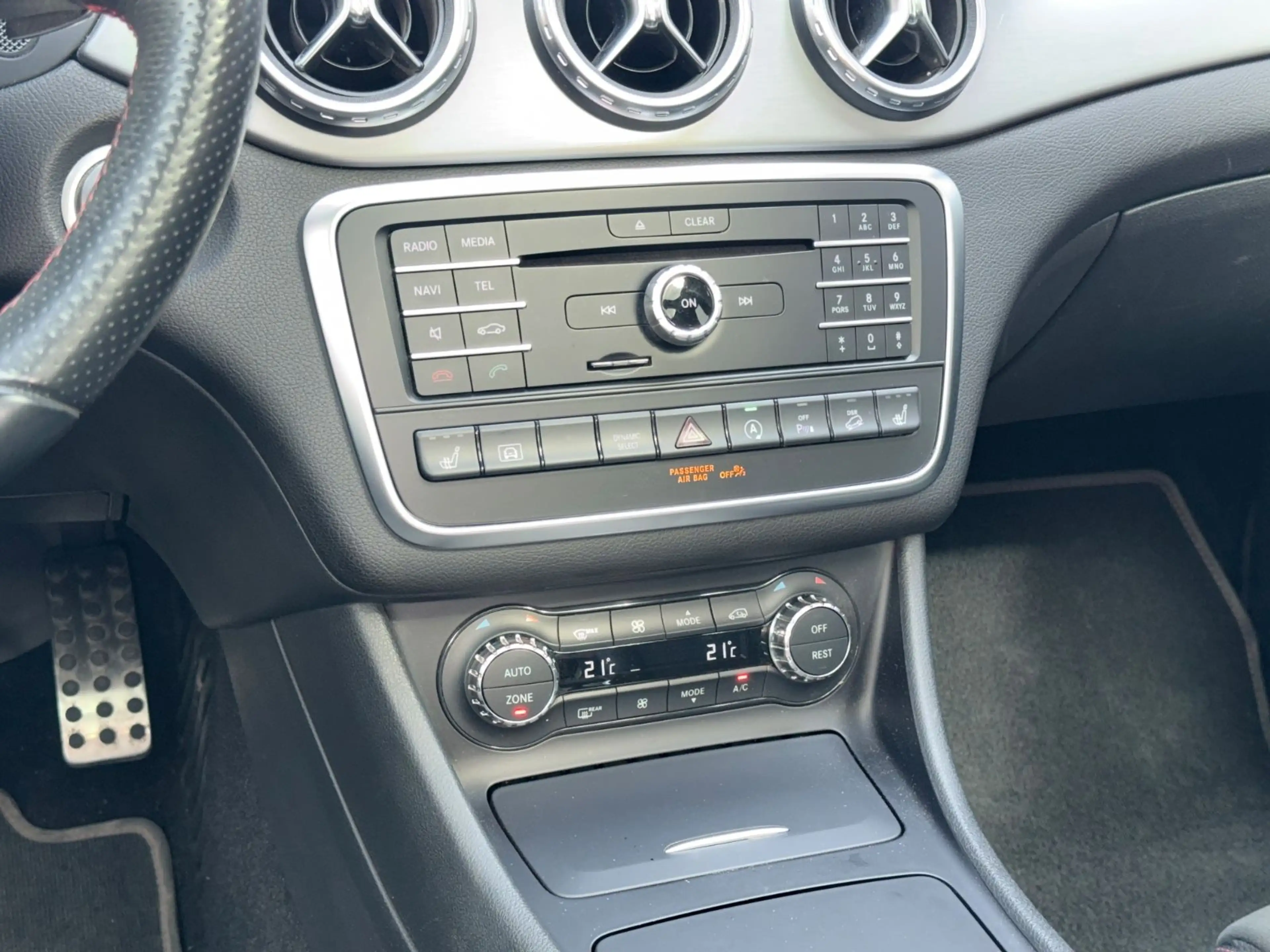 Mercedes-Benz GLA 220 CDI 4Matic Street Style AMG|PANO|R.KAMER — photo 21