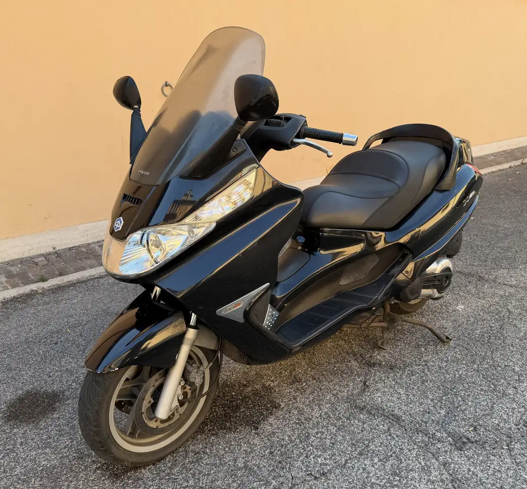 Piaggio X 8