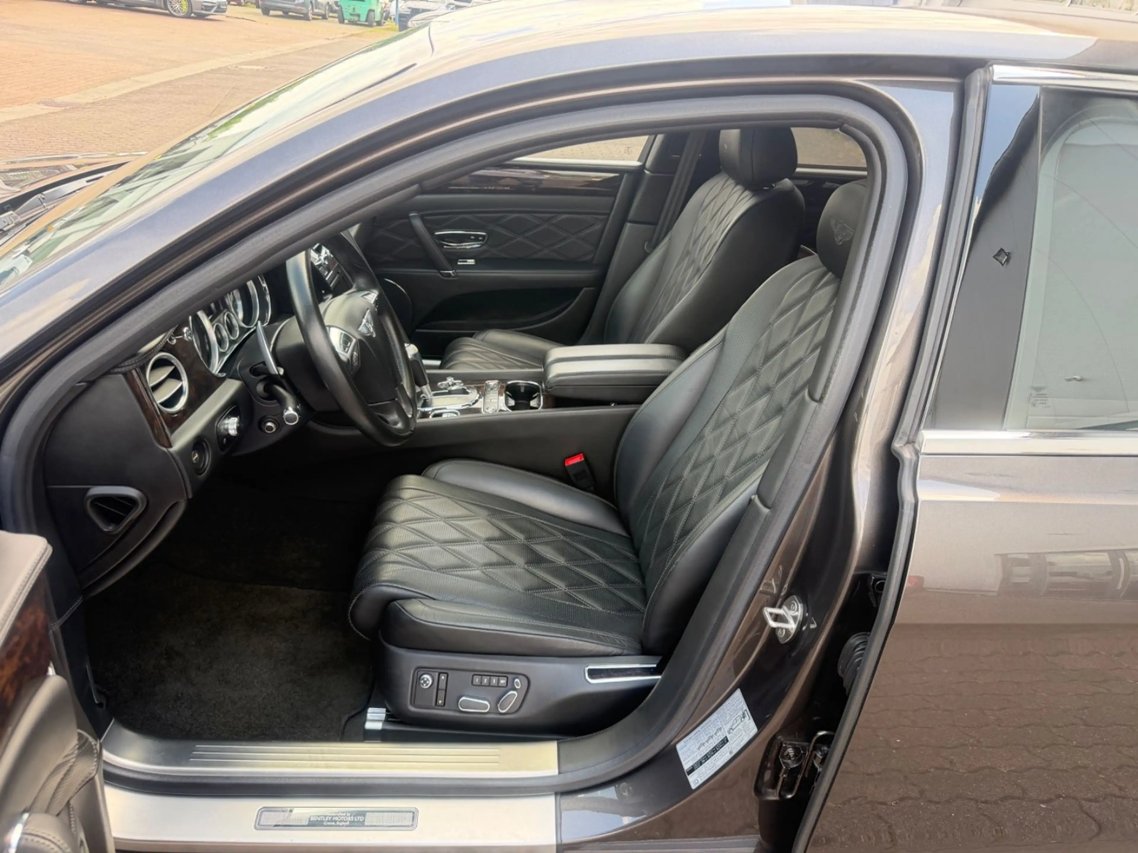Bentley Flying Spur 6.0 W12 S MULLINER — photo 14