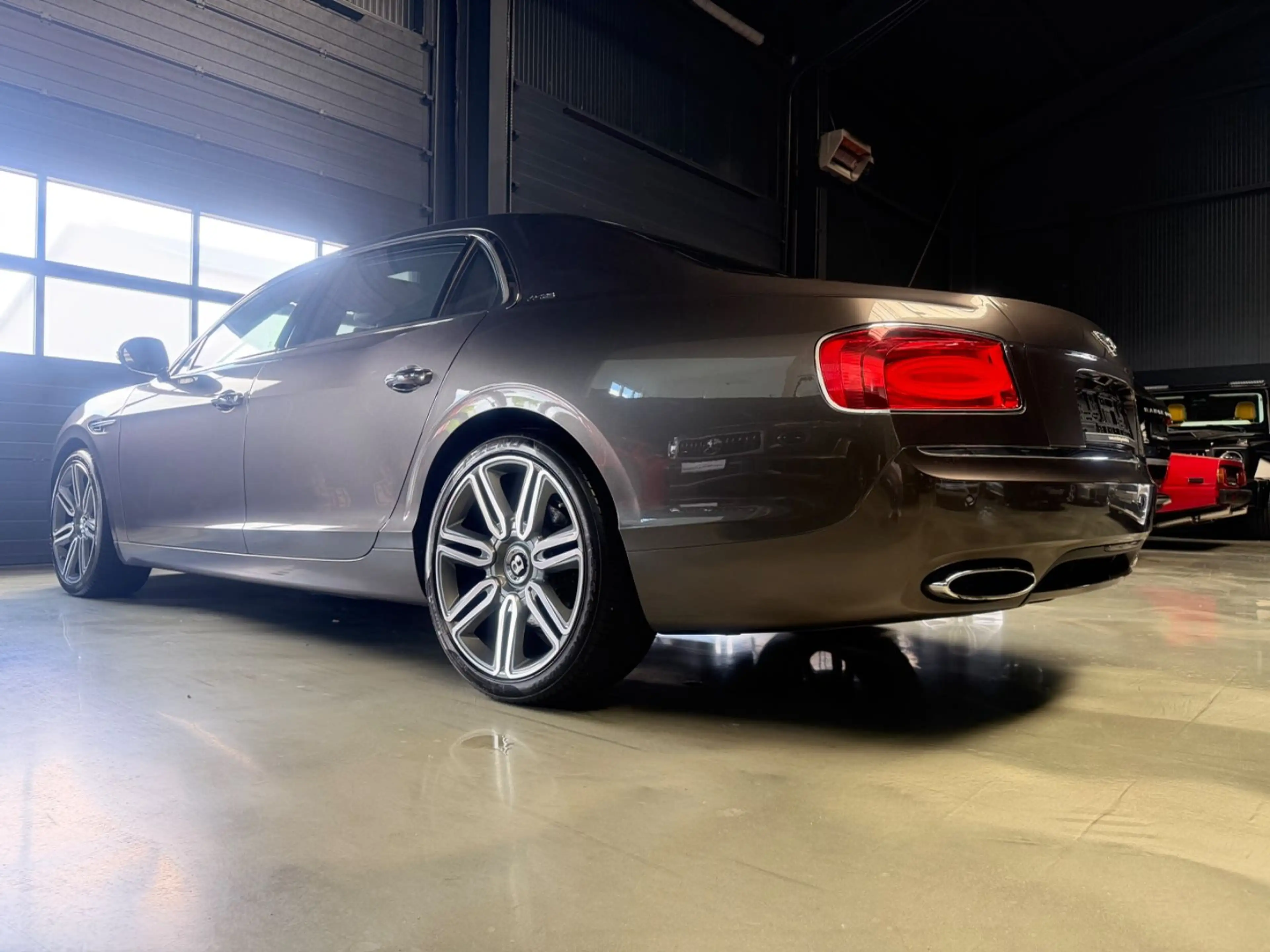 Bentley Flying Spur 6.0 W12 S MULLINER — photo 9