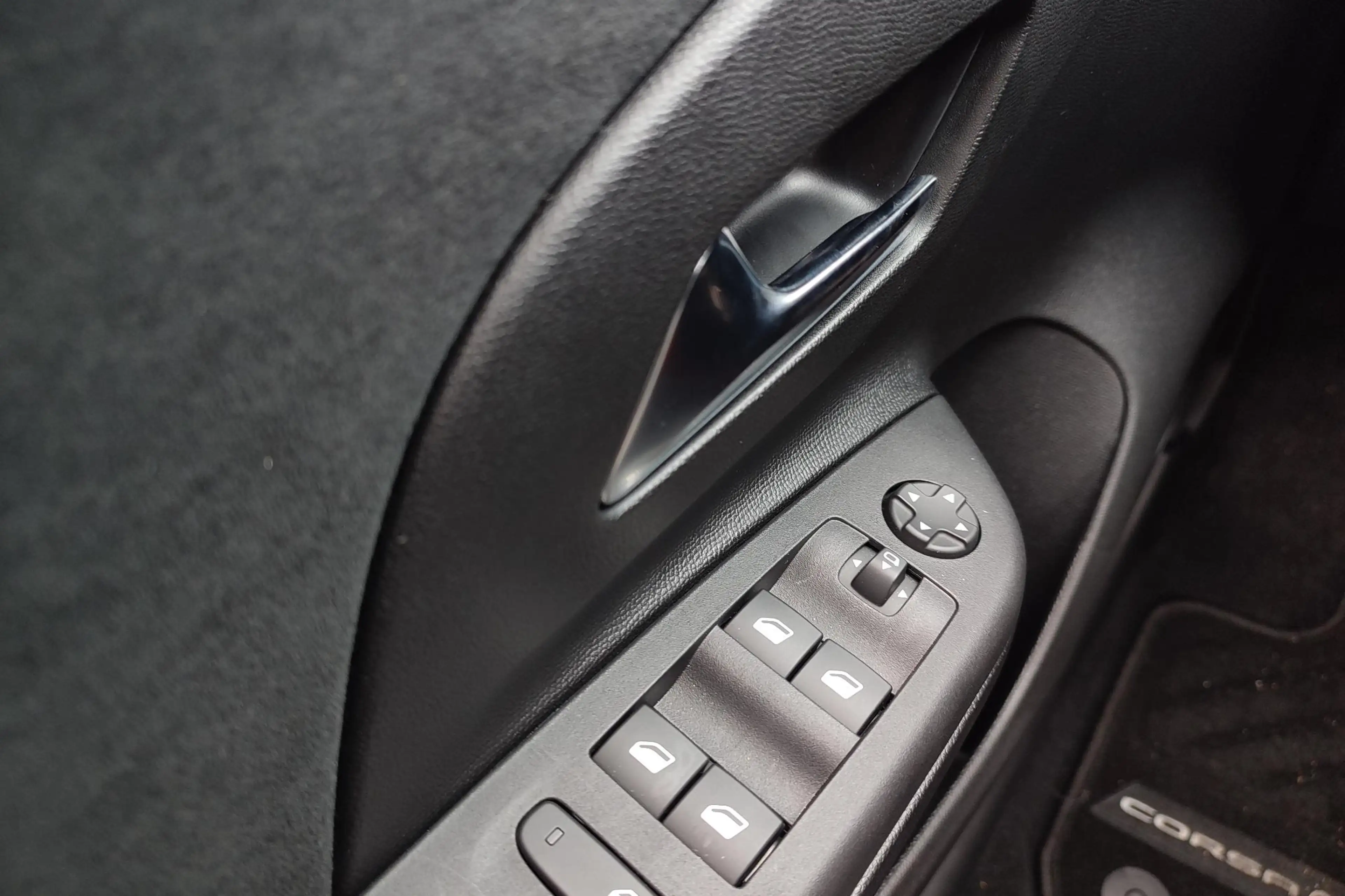 Opel Corsa-e Electric Long Range Ultimate 51 kWh — photo 14