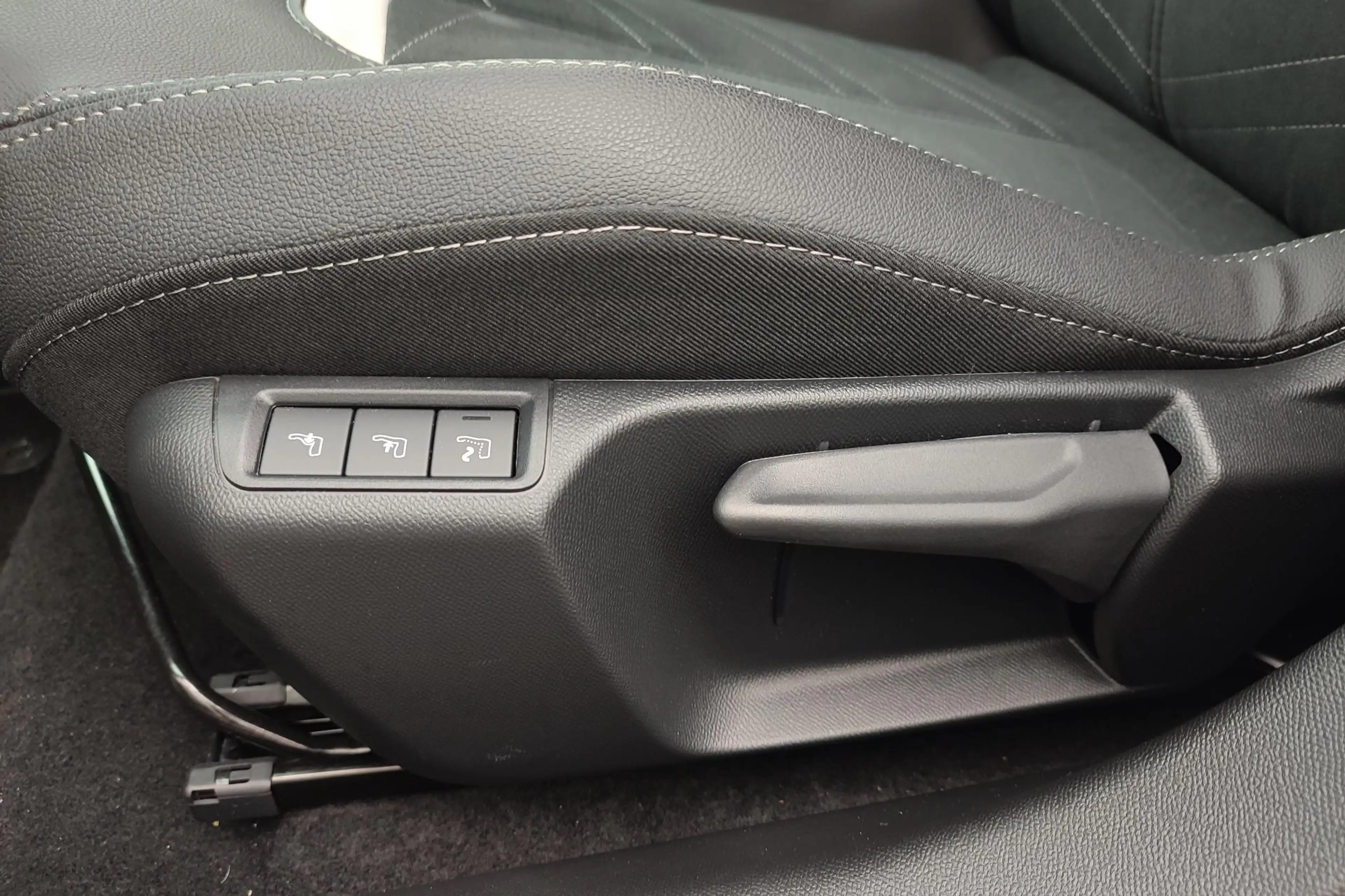 Opel Corsa-e Electric Long Range Ultimate 51 kWh — photo 11
