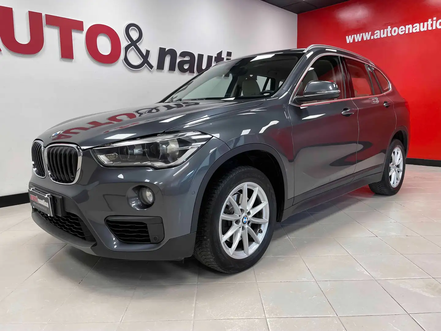 BMW X1 SDRIVE 18D AUTO Grau - 1