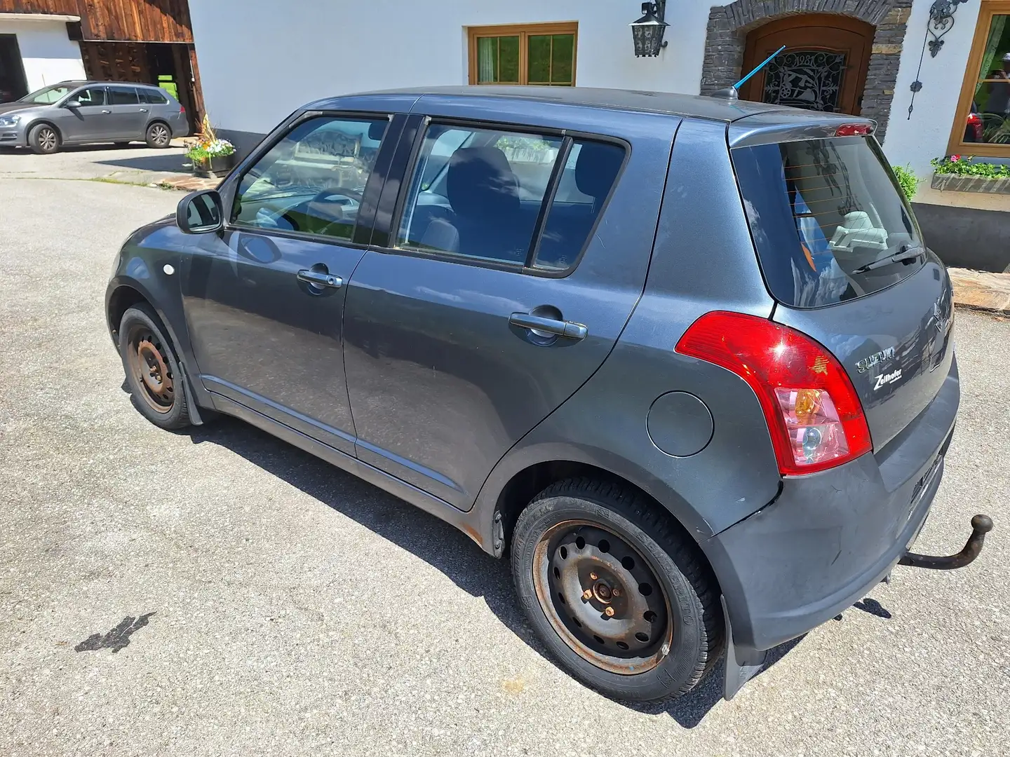 Suzuki Swift 1,3 GL 5DR 4WD - 1