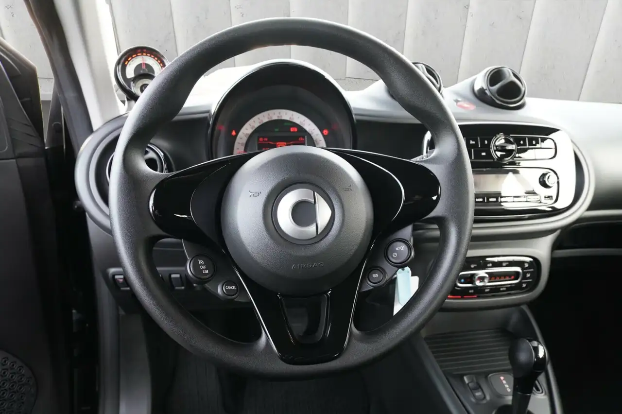 smart forTwo Smart EQ fortwo Tempomat Klimaautomatik Bluetooth 13