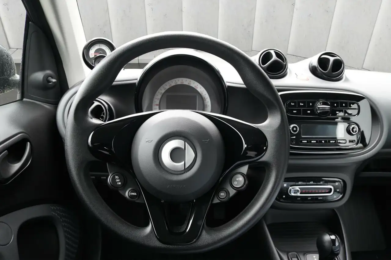 smart forTwo Smart EQ fortwo Tempomat Klimaautomatik Bluetooth 6