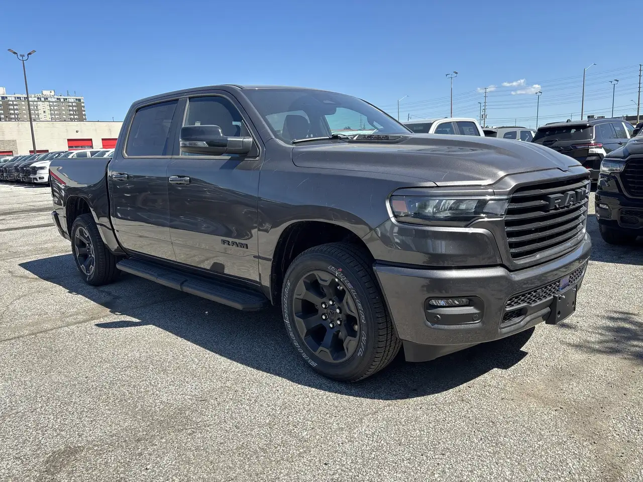 RAM 1500 снимка RAM 1500