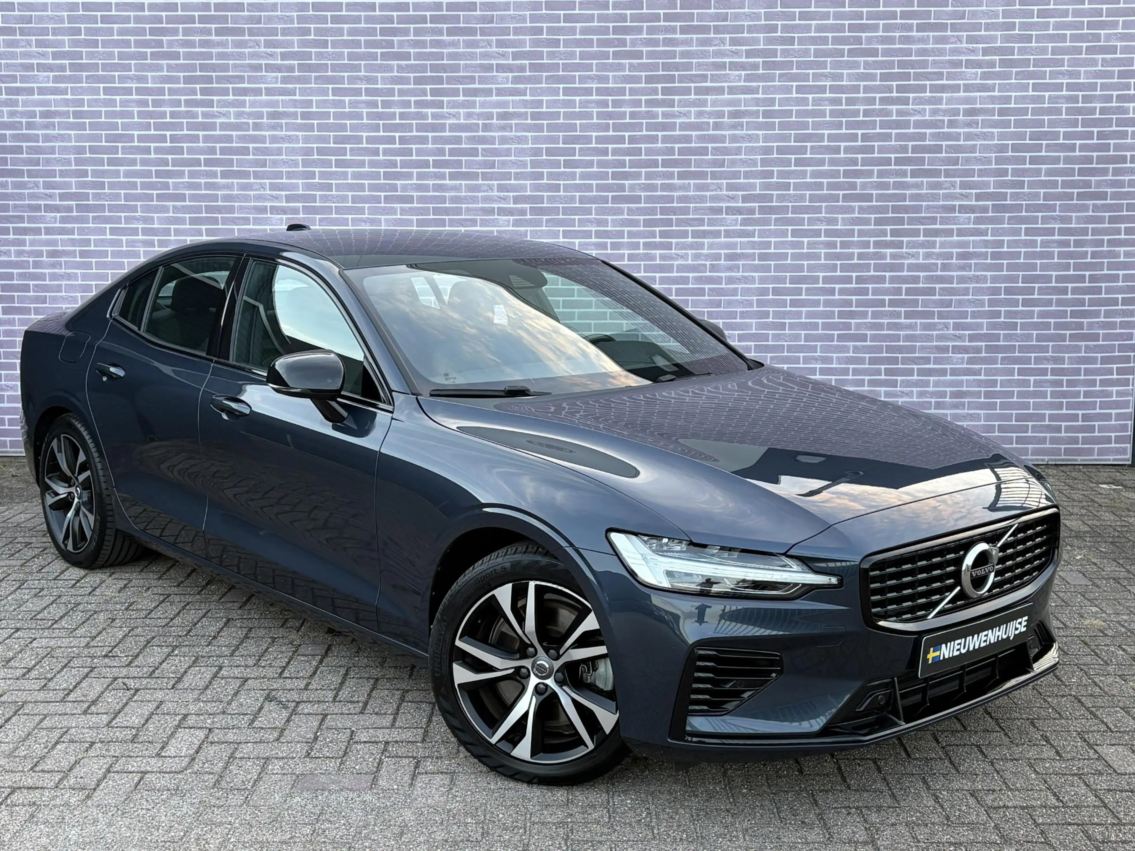 Volvo S60 2.0 Recharge T8 AWD R-Design | Trekhaak | Standkac — photo 9