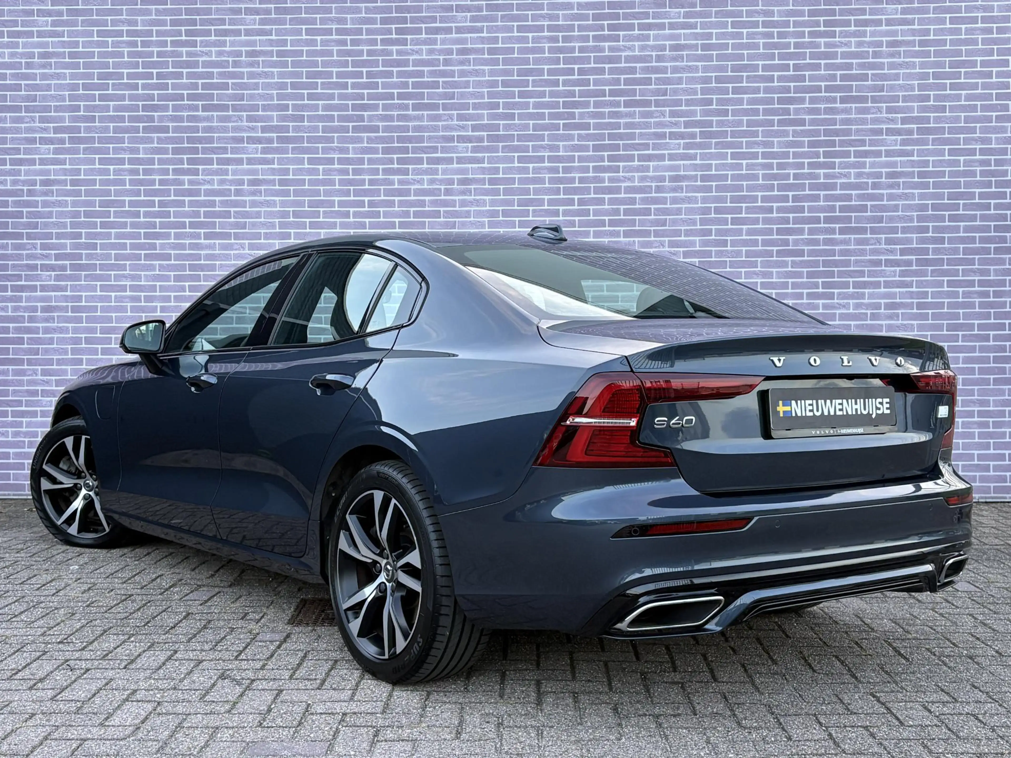 Volvo S60 2.0 Recharge T8 AWD R-Design | Trekhaak | Standkac — photo 3