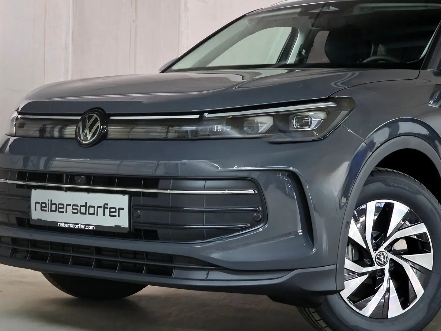 Volkswagen Tiguan Friends TDI DSG Grau - 2