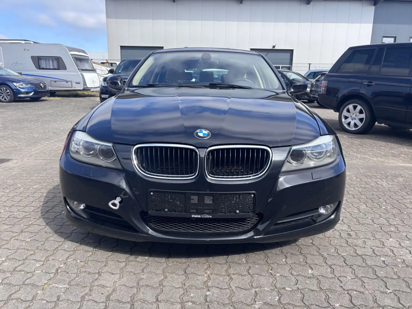 BMW 318 i aut.2.0 i -Xenon-Leder-Navi-Eur5 Schwarz - 2