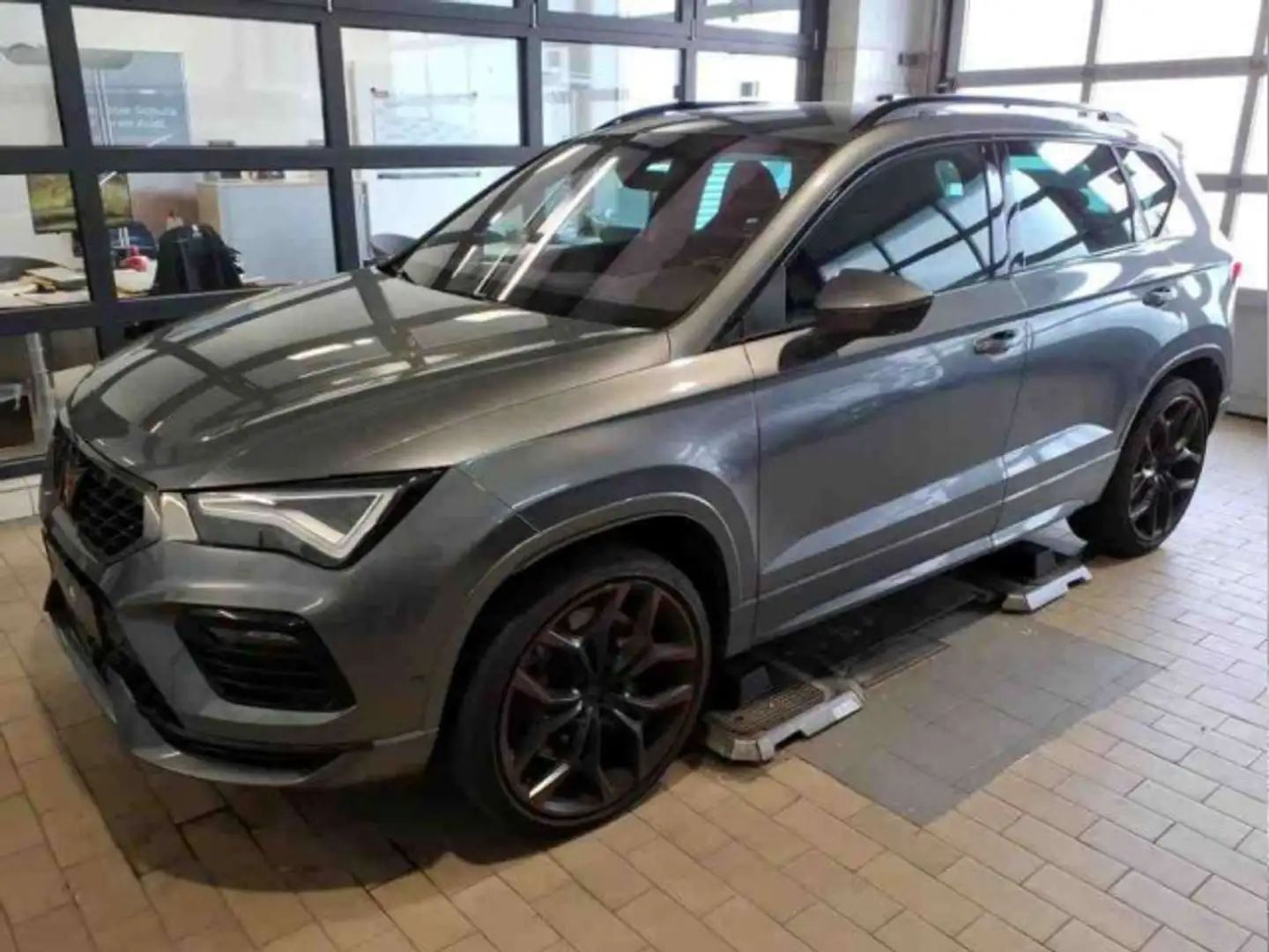 CUPRA Ateca VZ2.0 TSI DSG 4DRIVE LED+NAVI+AHK+KAMERA Grau - 2