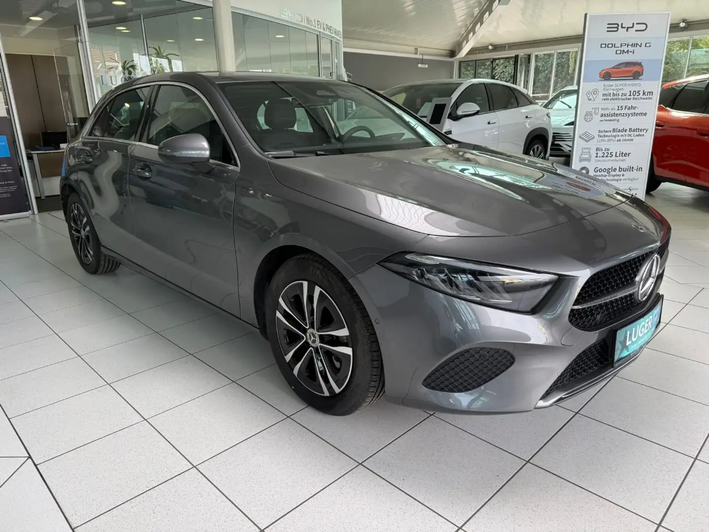 Mercedes-Benz A 180 d RKam Klima Shz Navi Xenon Grau - 1