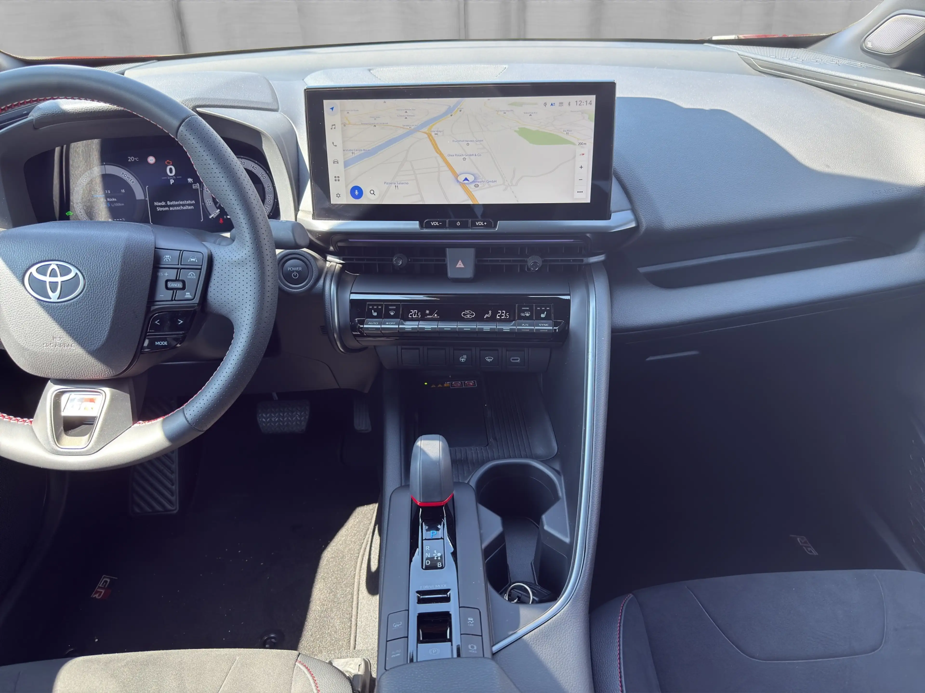 Toyota C-HR 2,0 l Plugin 4x2 GR Sport CVT — photo 11