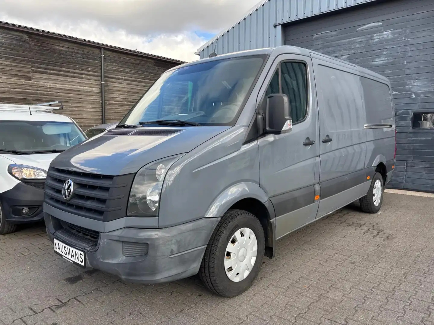 Volkswagen Crafter 2.0 TDI L2 H1 AHK 2 schuifdeuren Airco camera Grijs - 1