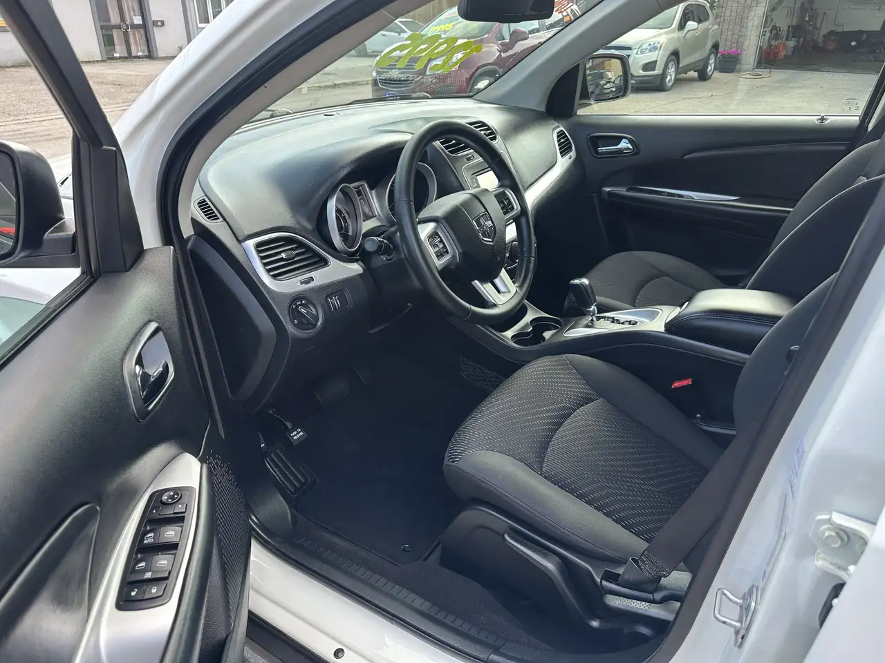 Dodge Journey снимка Dodge Journey