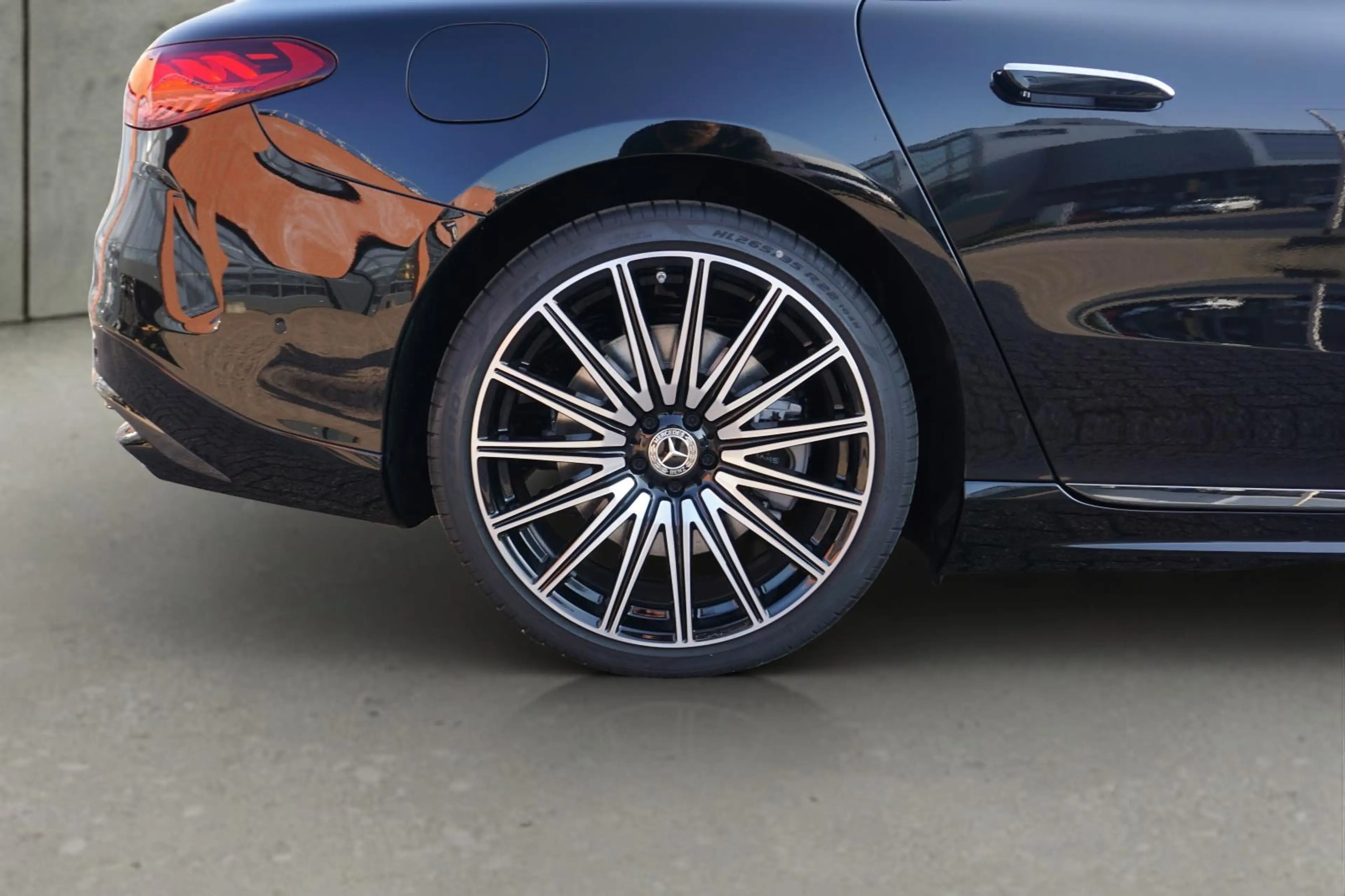 Mercedes-Benz EQS 450+ AMG Line 122 kWh — photo 24