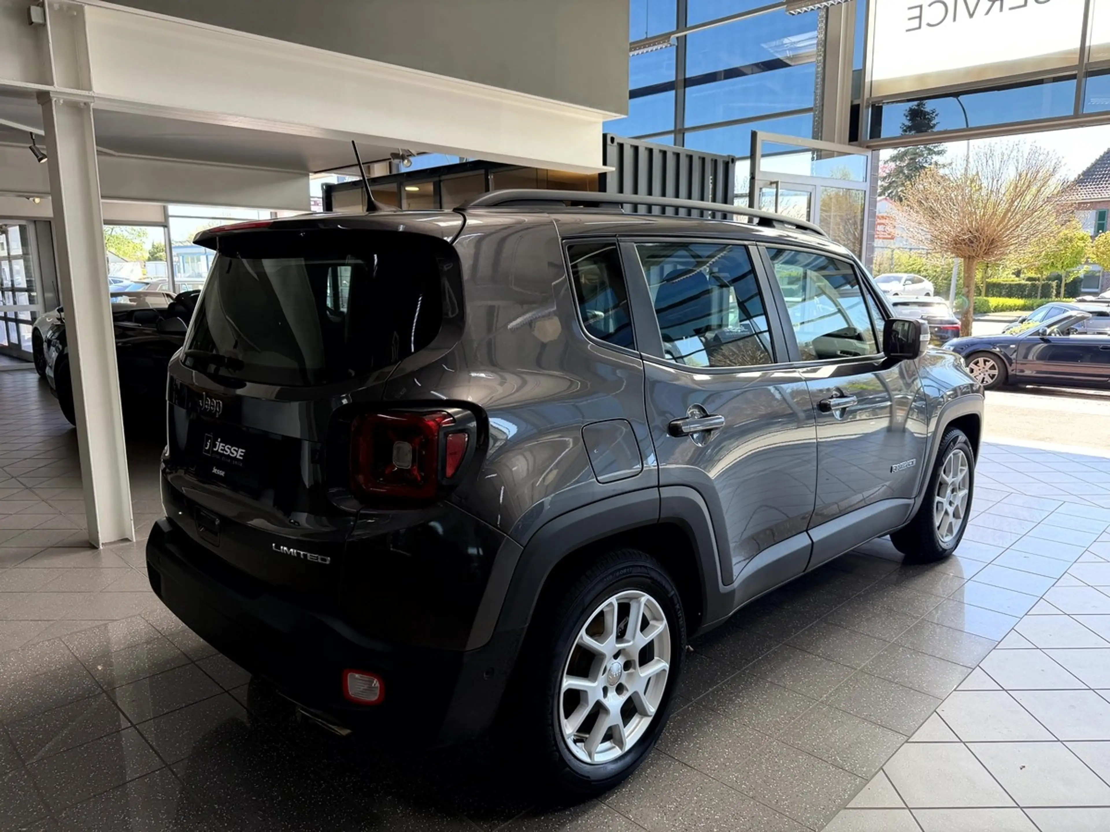Jeep Renegade 1.3 T-GDI Limited FWD Automatik Longitude — photo 5