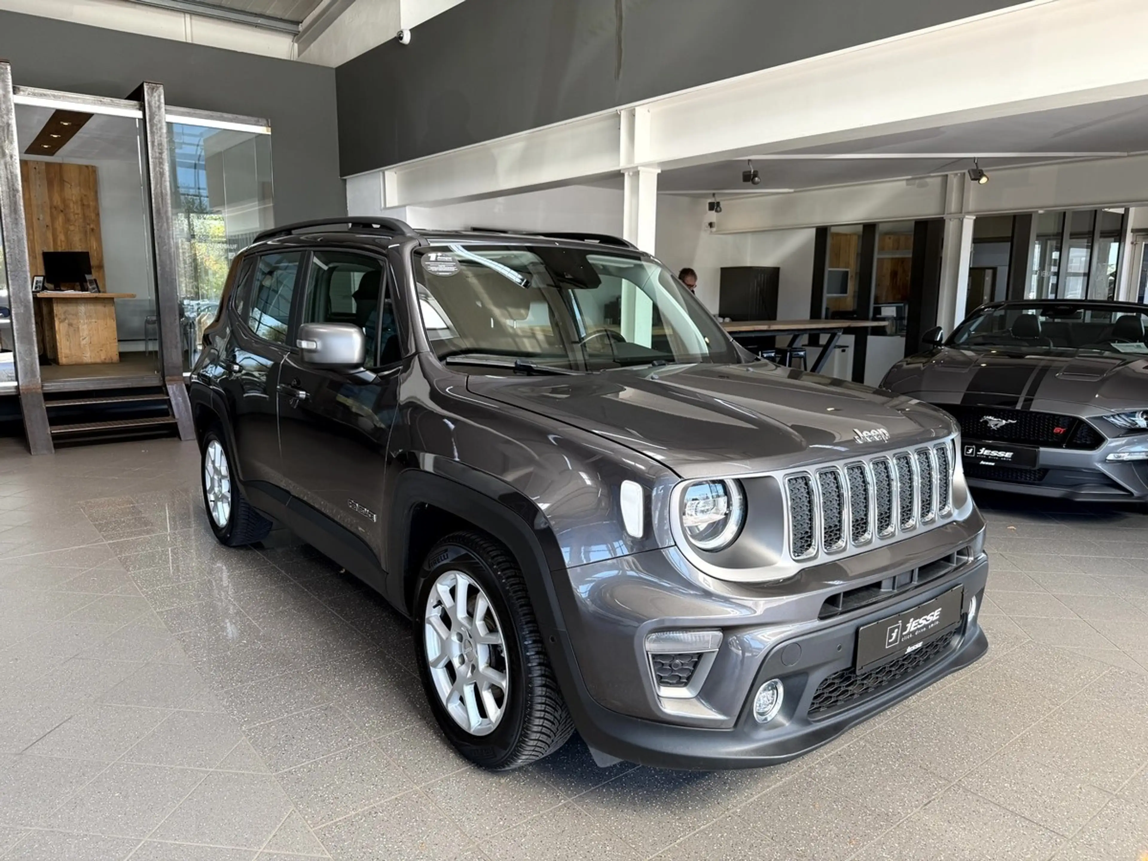 Jeep Renegade 1.3 T-GDI Limited FWD Automatik Longitude — photo 3