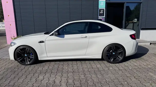 BMW M2 view 4