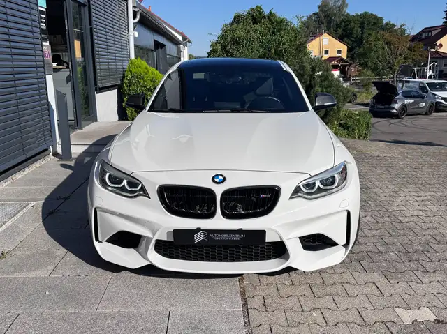 BMW M2 view 2
