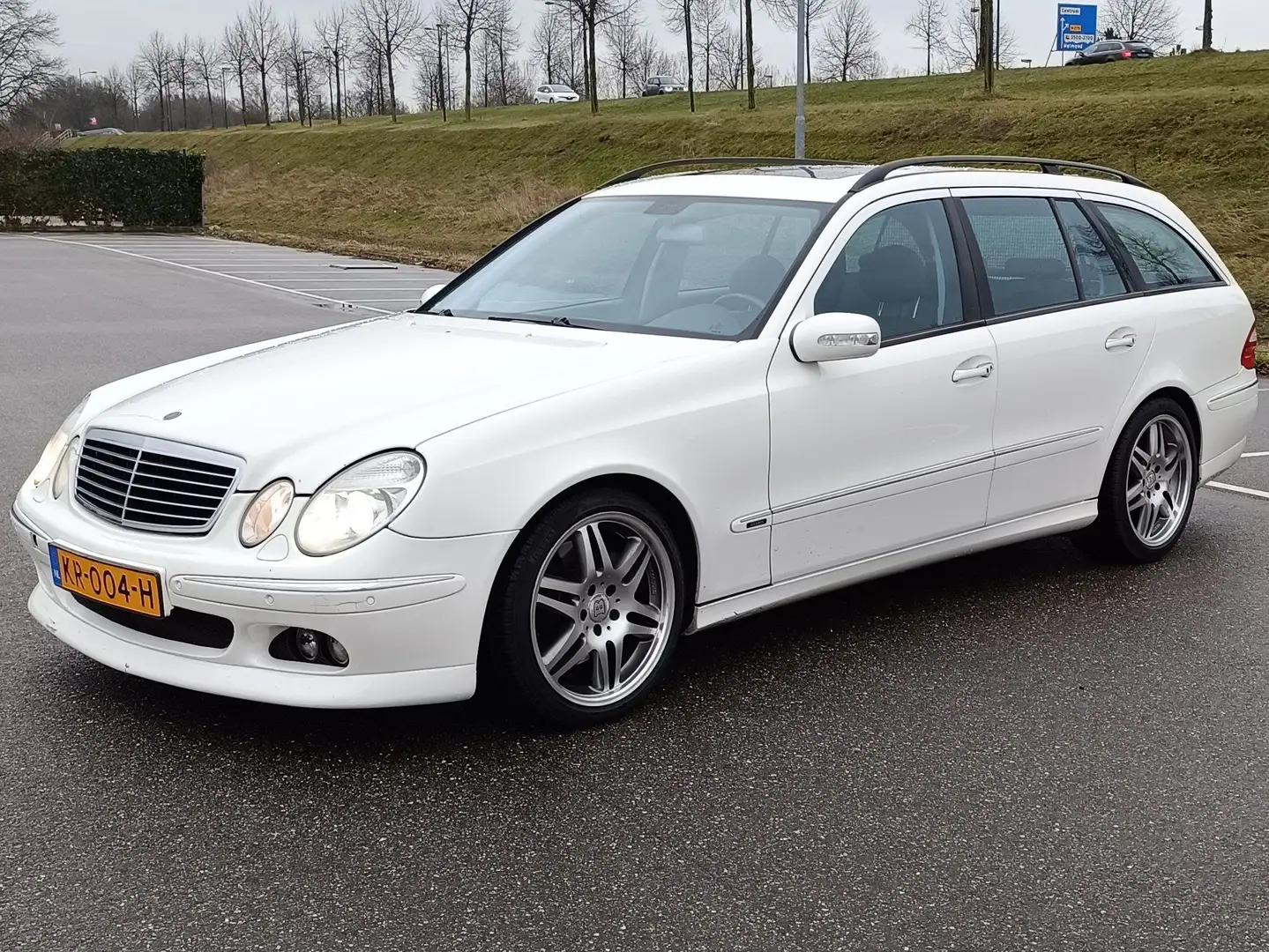 Mercedes-Benz E 500 E 500 Elegance Bílá - 1