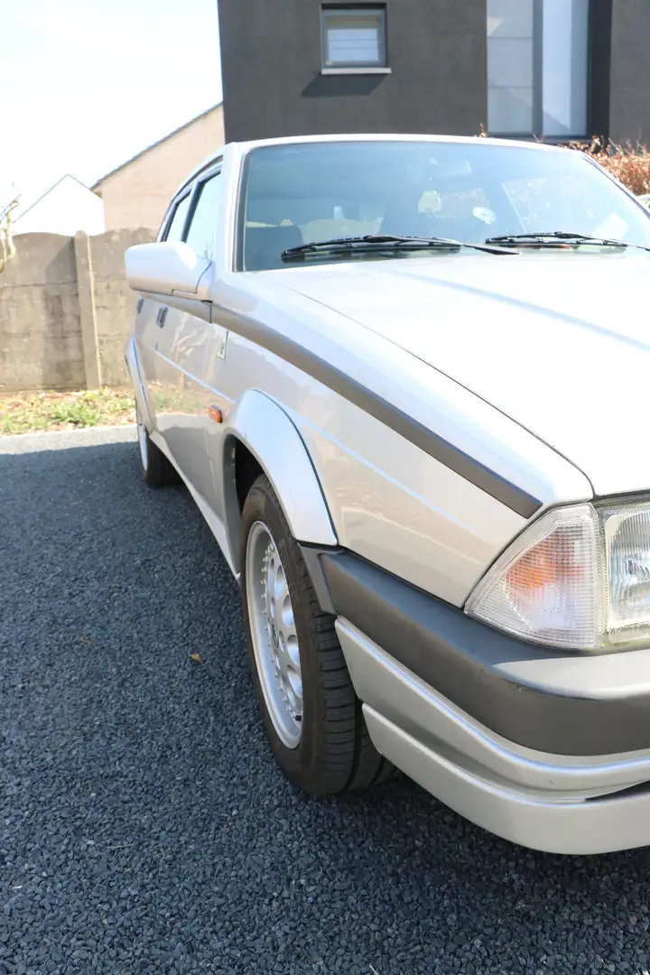 Alfa Romeo 75 75 1.6 ie Gri - 2