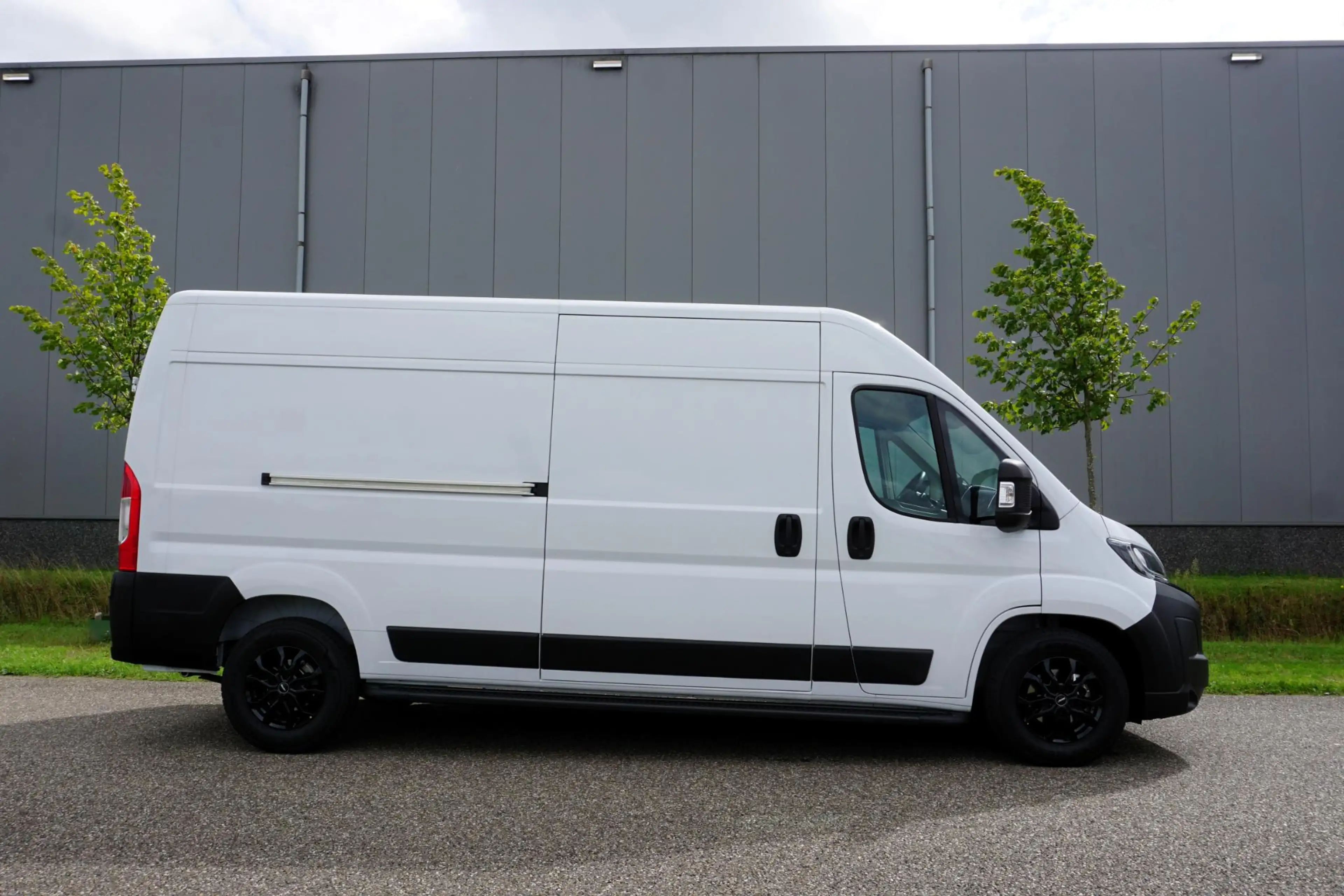 Peugeot Boxer 2.2 BlueHDi 140 L3H2 3.5t in Nieuwstaat |Mooie cam — photo 2
